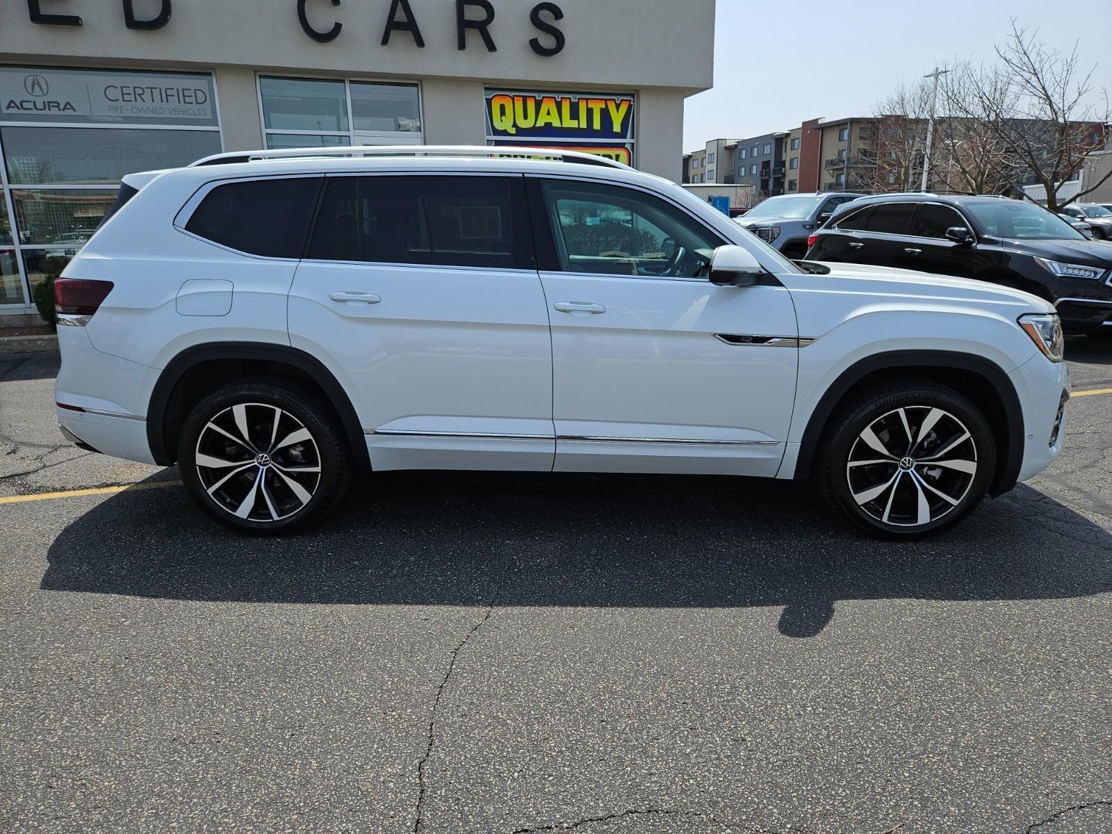 Volkswagen Atlas Vehicle Image 02
