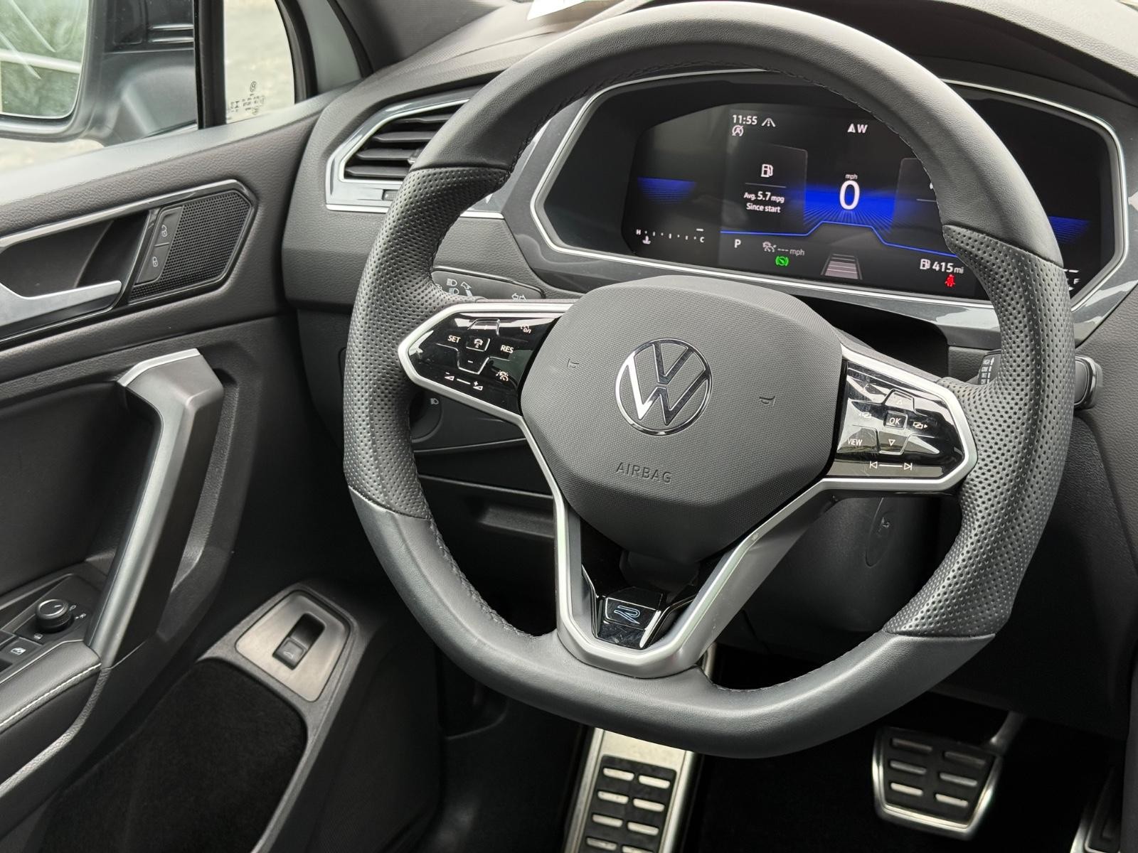 Volkswagen Tiguan Vehicle Image 14