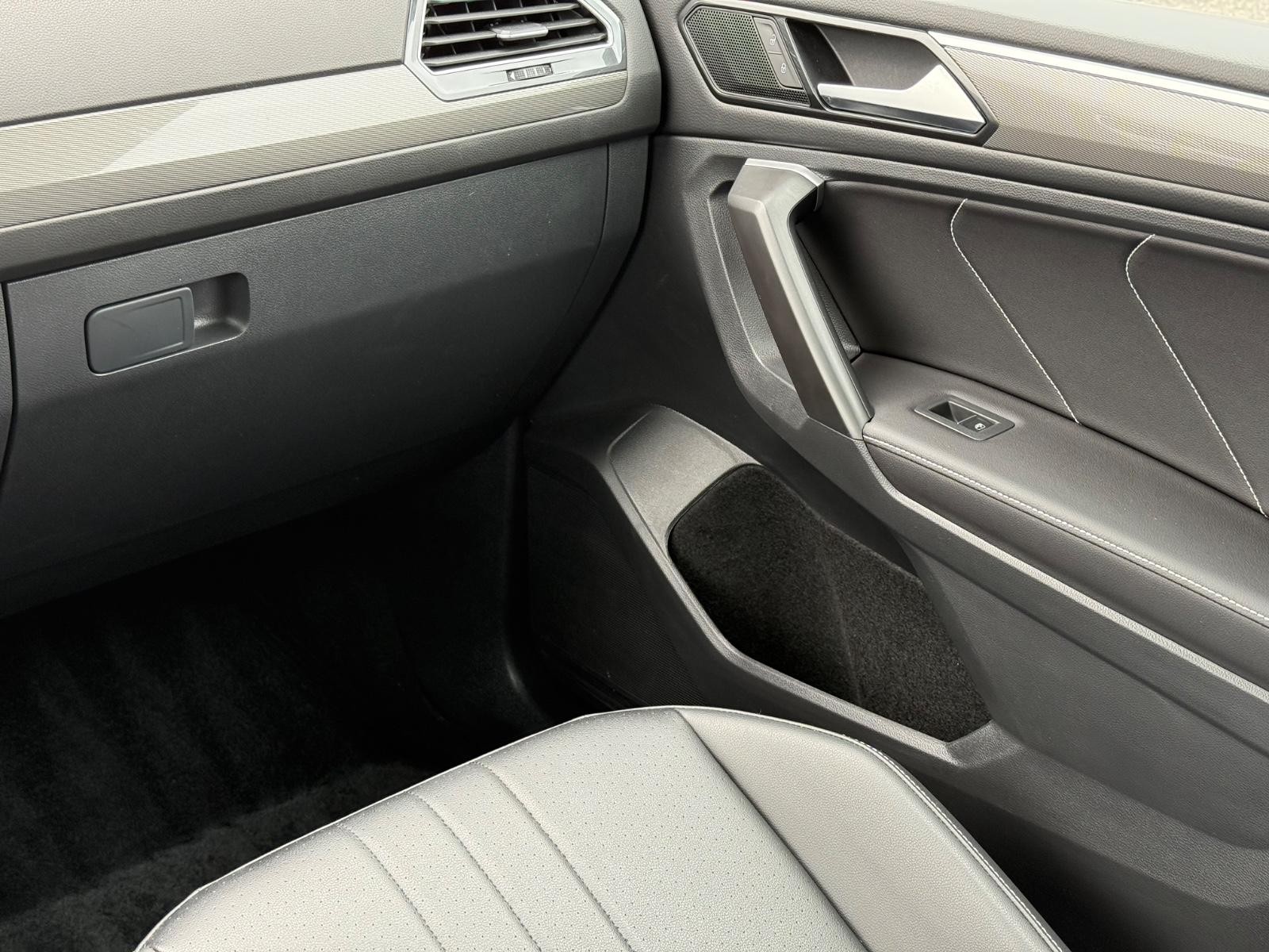 Volkswagen Tiguan Vehicle Image 15
