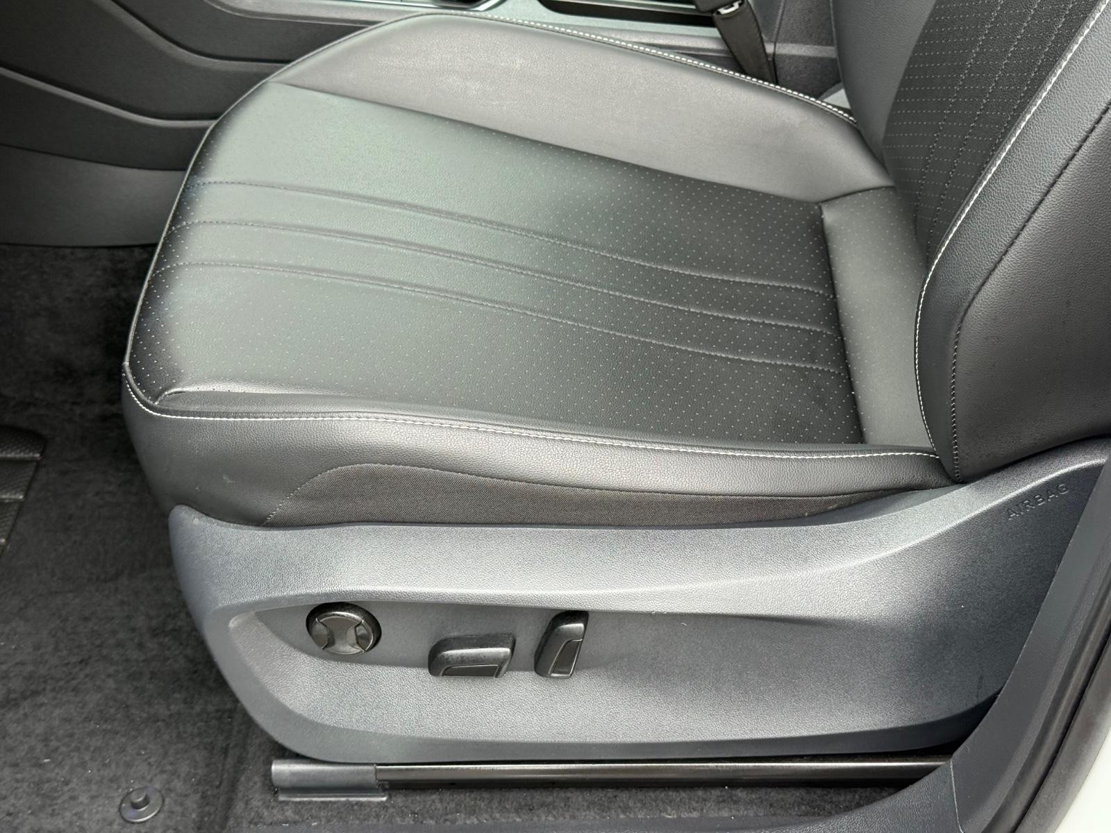 Volkswagen Tiguan Vehicle Image 22