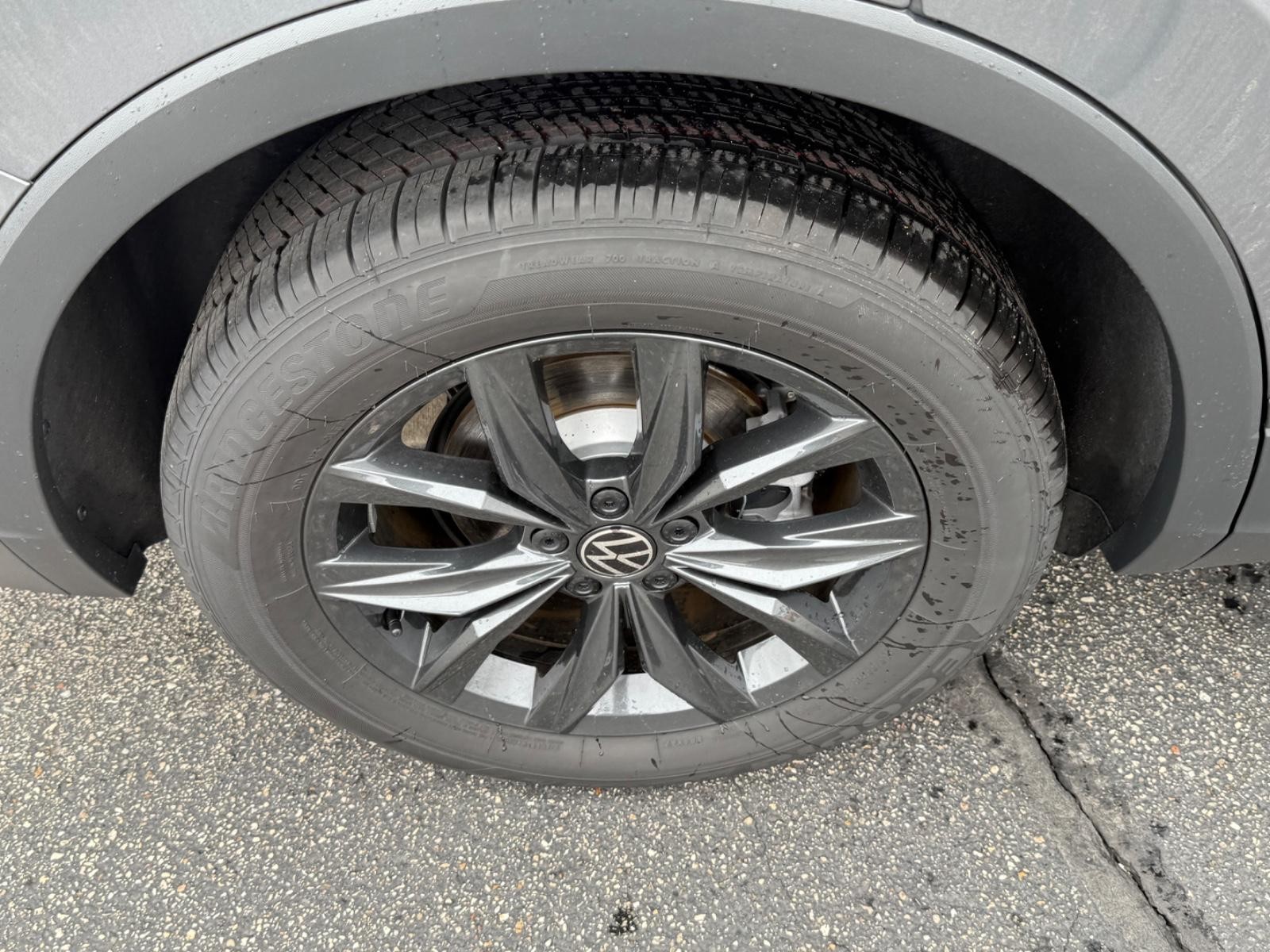 Volkswagen Tiguan Vehicle Image 04