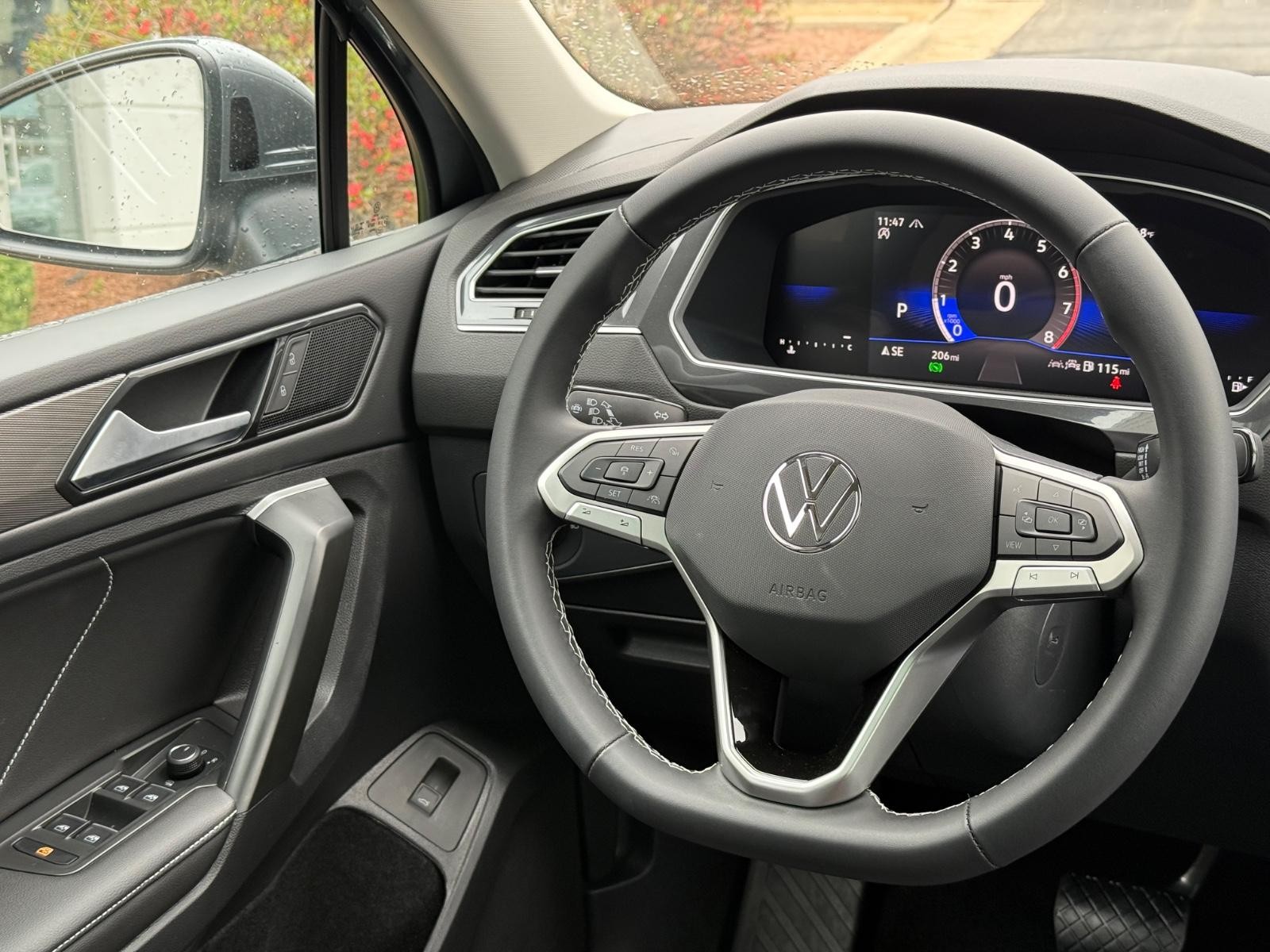 Volkswagen Tiguan Vehicle Image 09