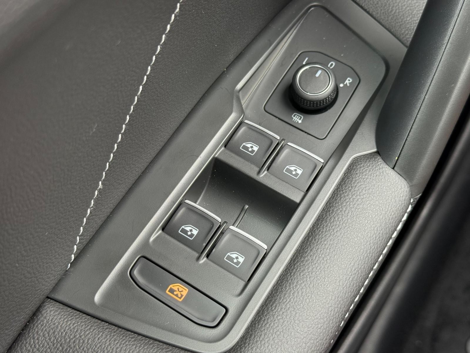 Volkswagen Tiguan Vehicle Image 15