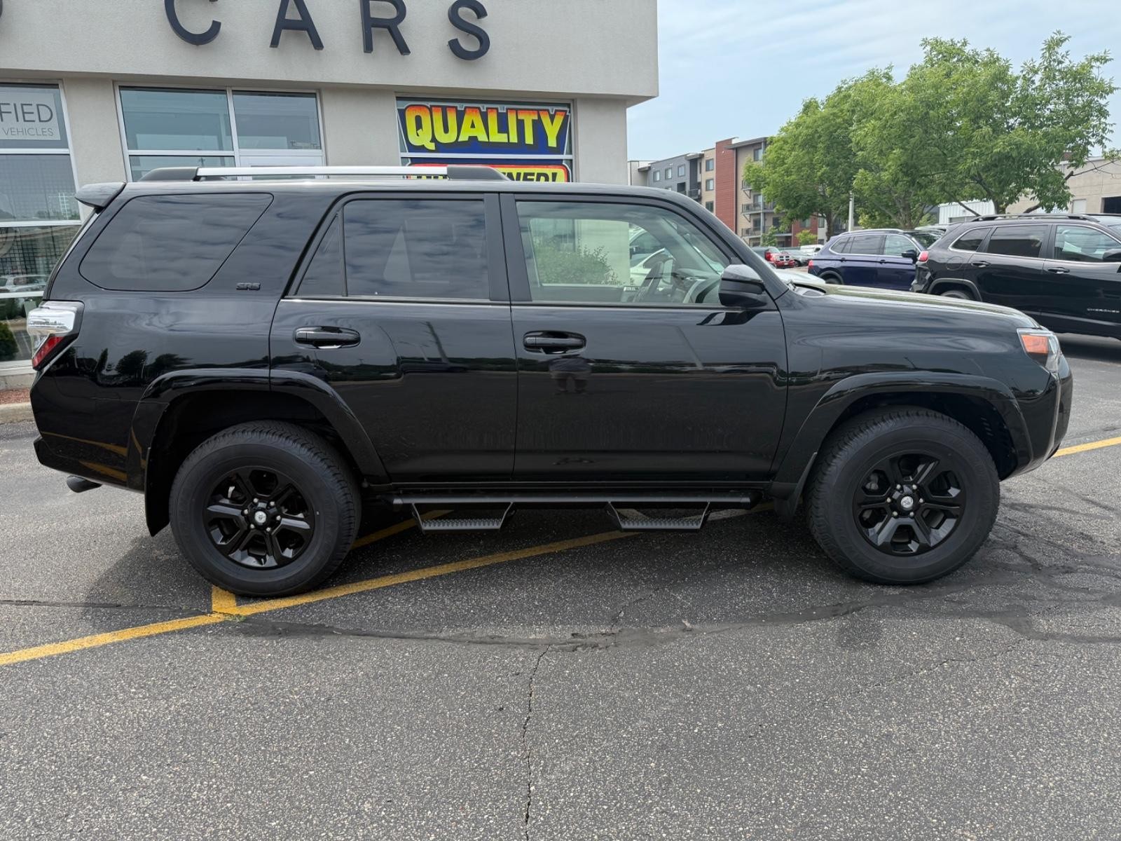Toyota 4Runner Vehicle Image 02