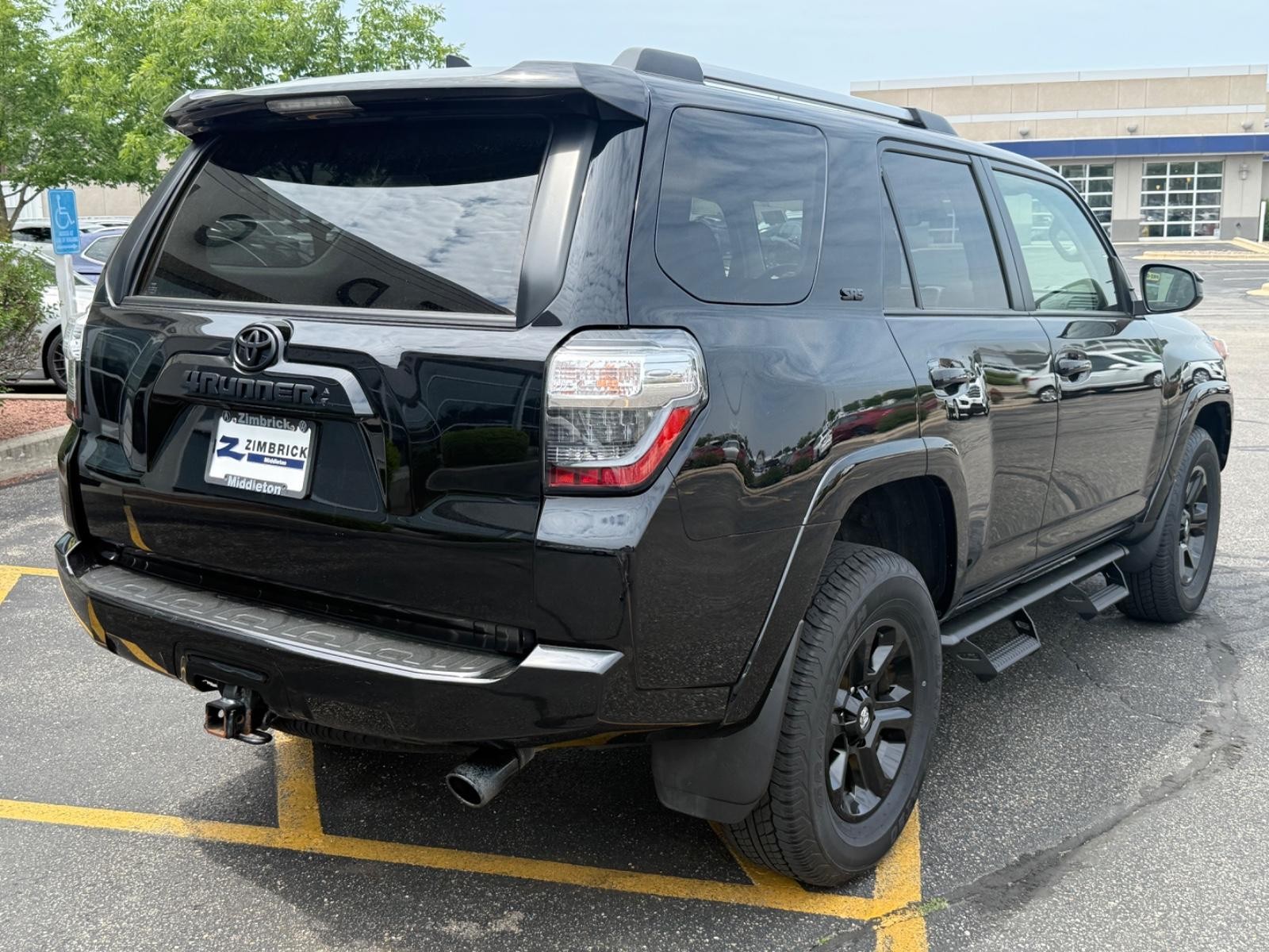 Toyota 4Runner Vehicle Image 03