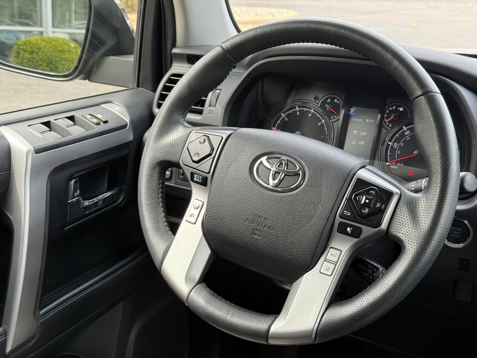 Toyota 4Runner Vehicle Image 14
