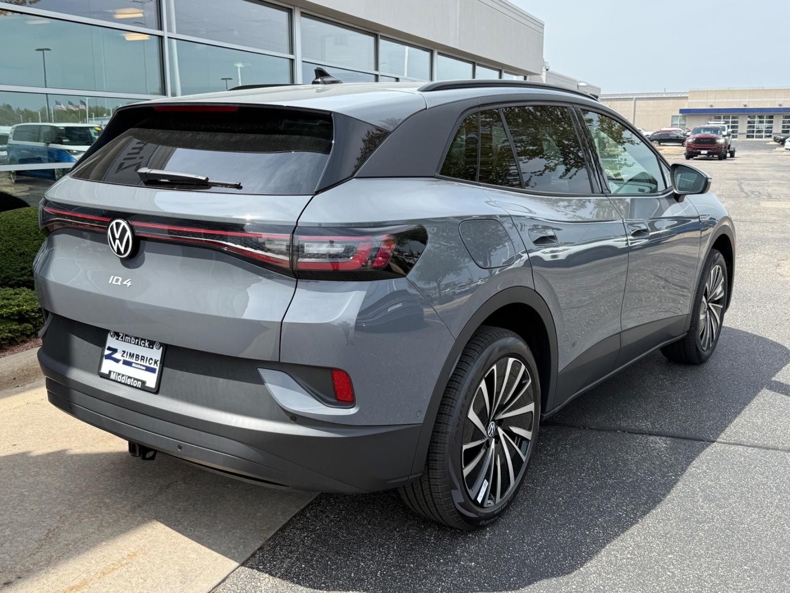 Volkswagen ID.4 Vehicle Image 03