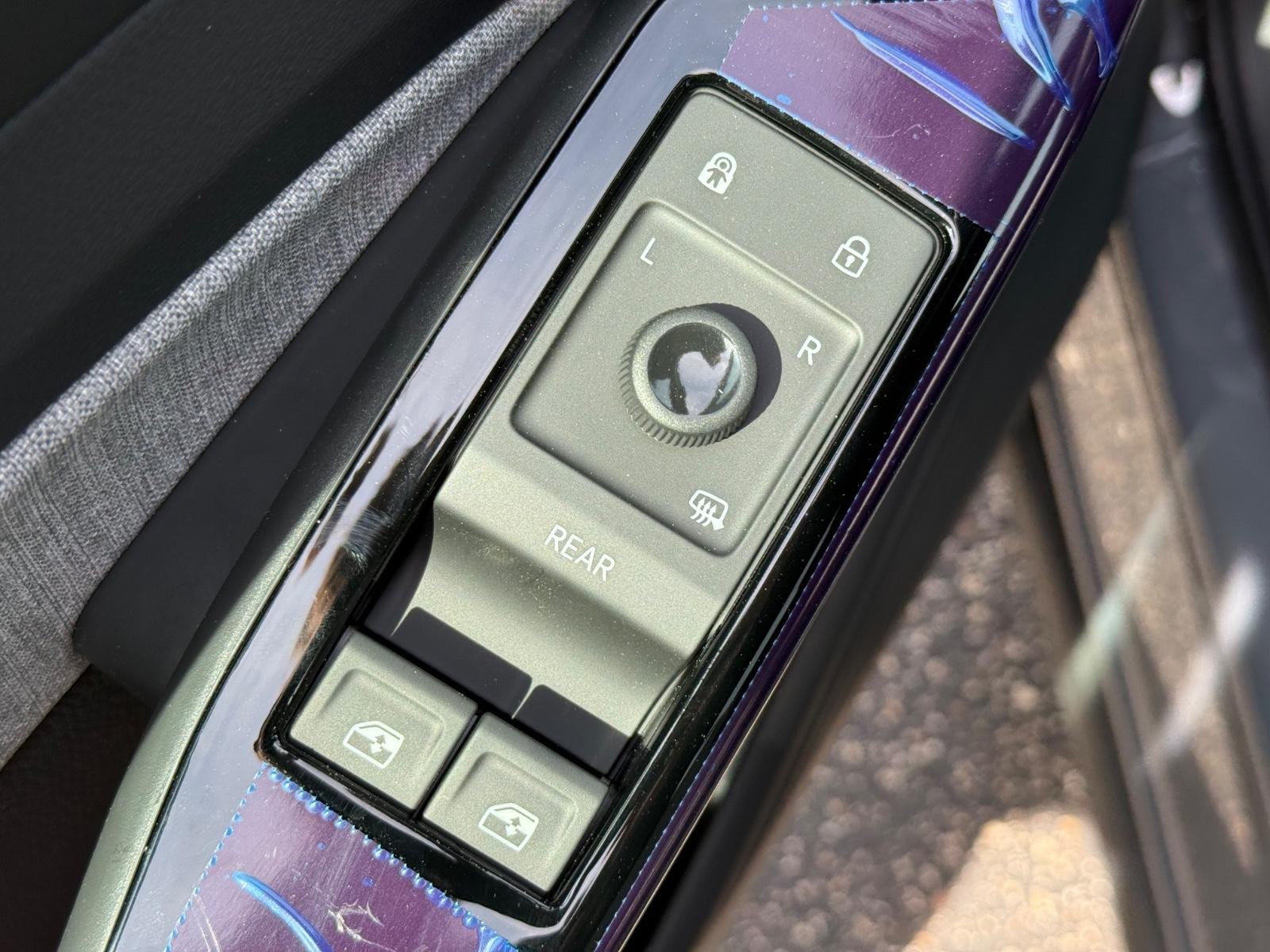 Volkswagen ID.4 Vehicle Image 15