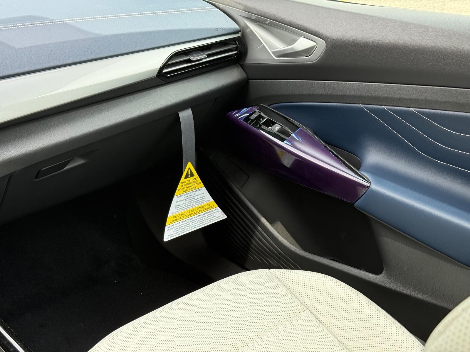 Volkswagen ID.4 Vehicle Image 09