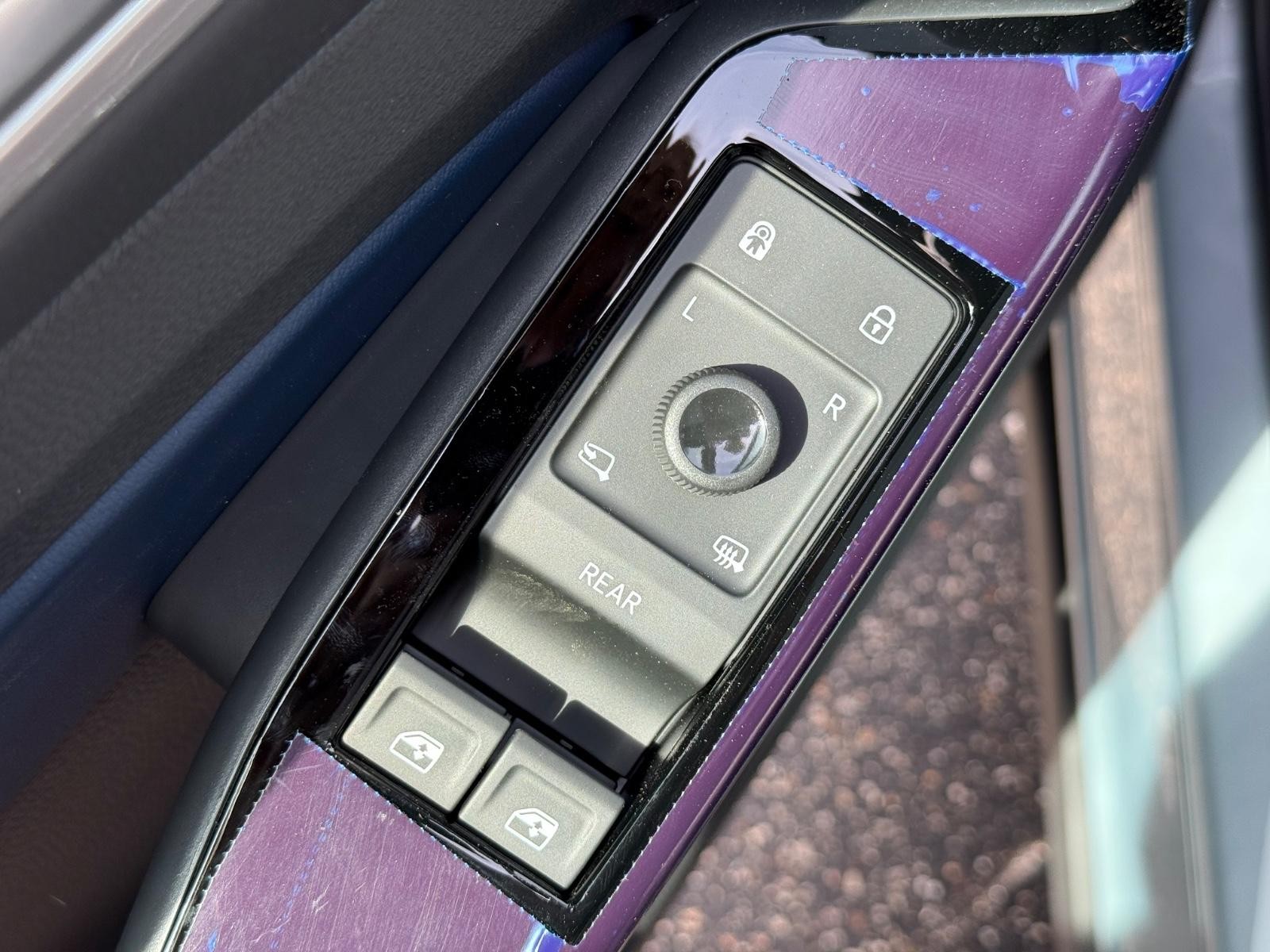 Volkswagen ID.4 Vehicle Image 15