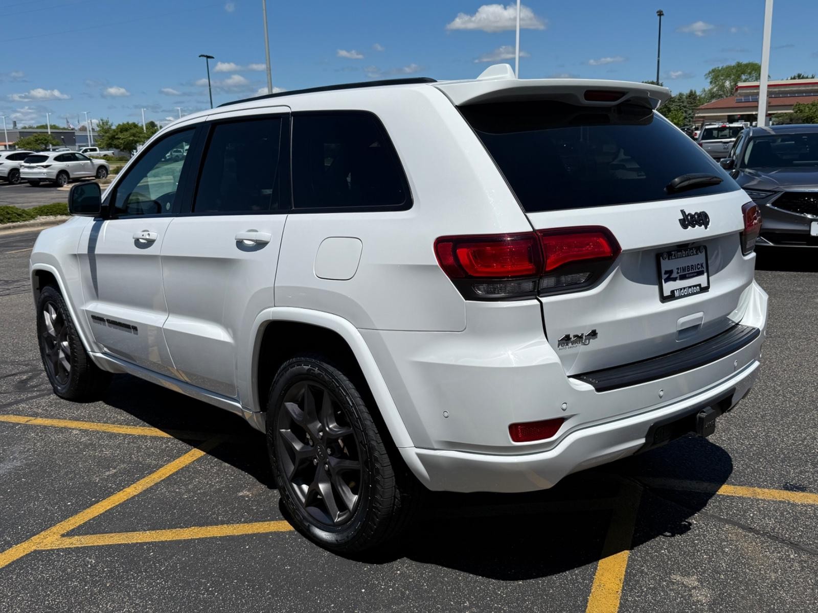 Jeep Grand Cherokee Vehicle Image 06