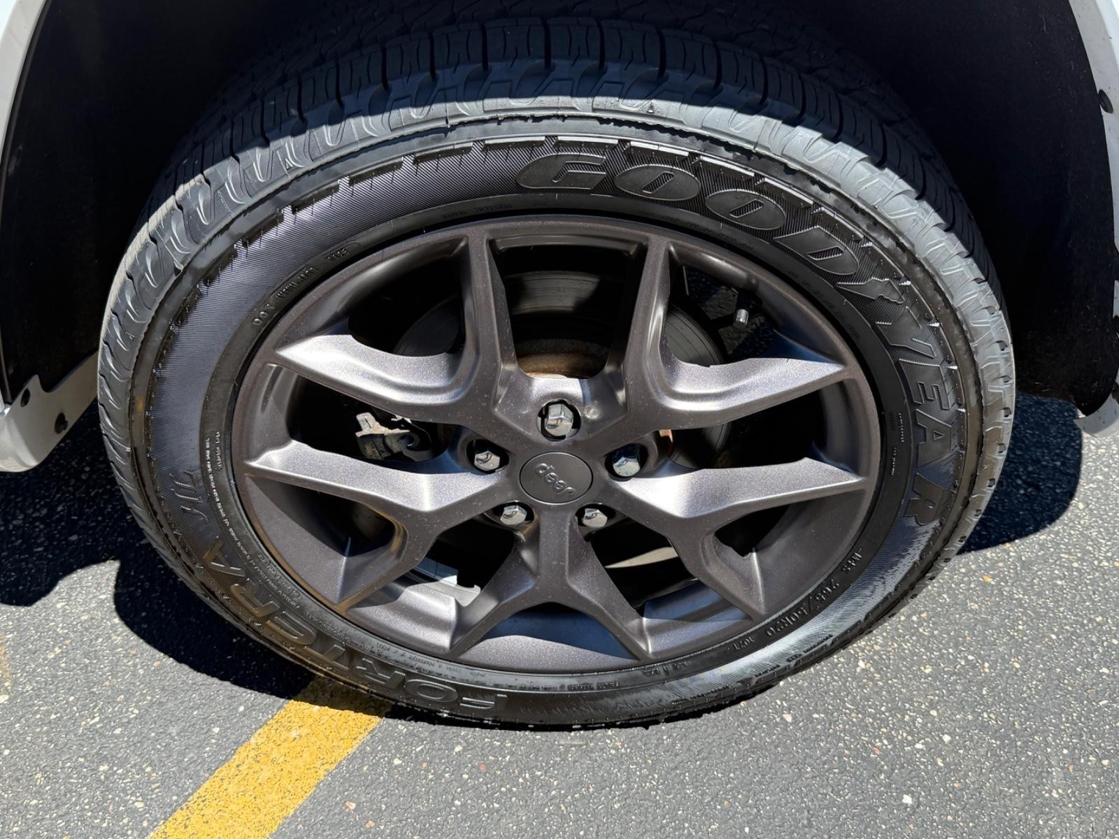 Jeep Grand Cherokee Vehicle Image 07