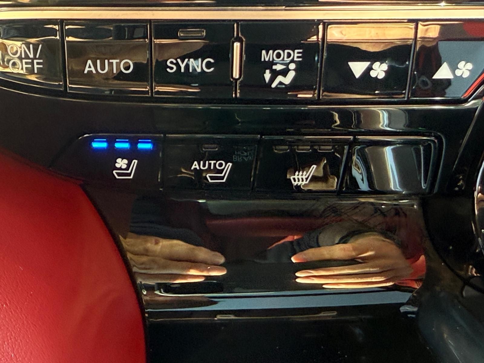 Acura MDX Vehicle Image 22