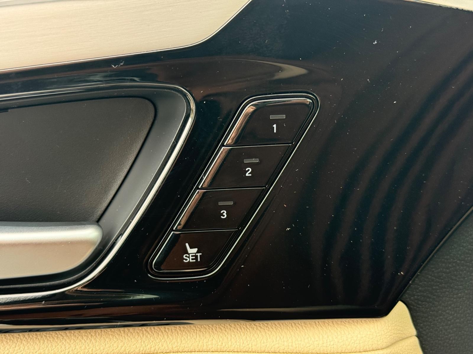 Acura MDX Vehicle Image 11