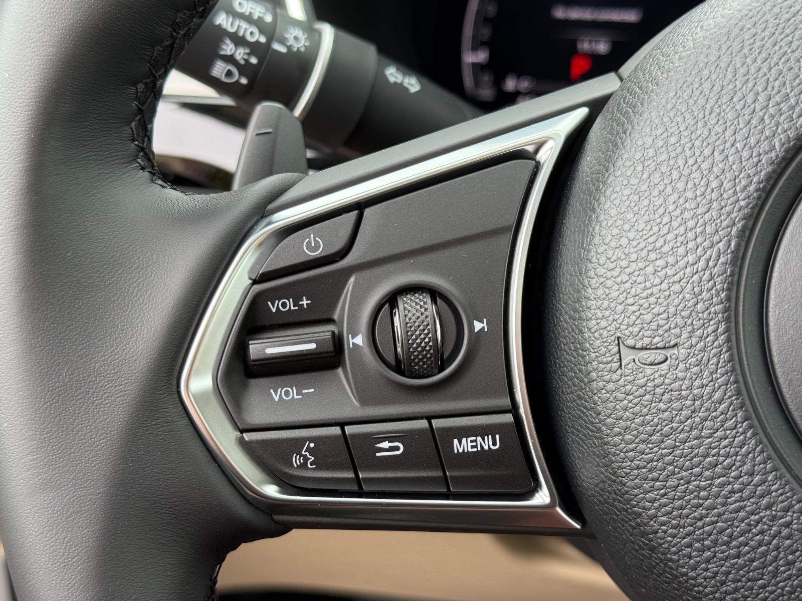 Acura MDX Vehicle Image 12