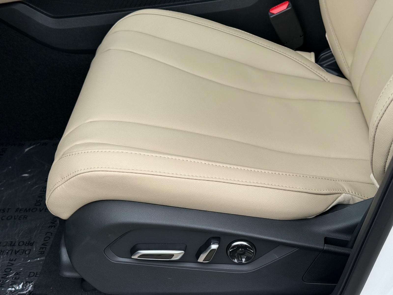 Acura MDX Vehicle Image 17