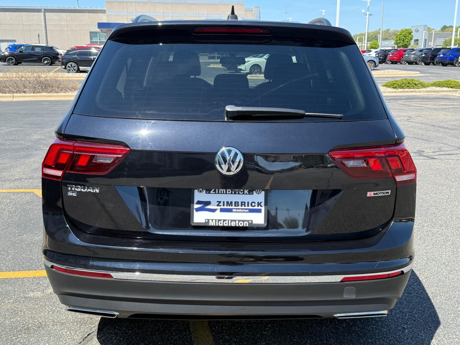 Volkswagen Tiguan Vehicle Image 04