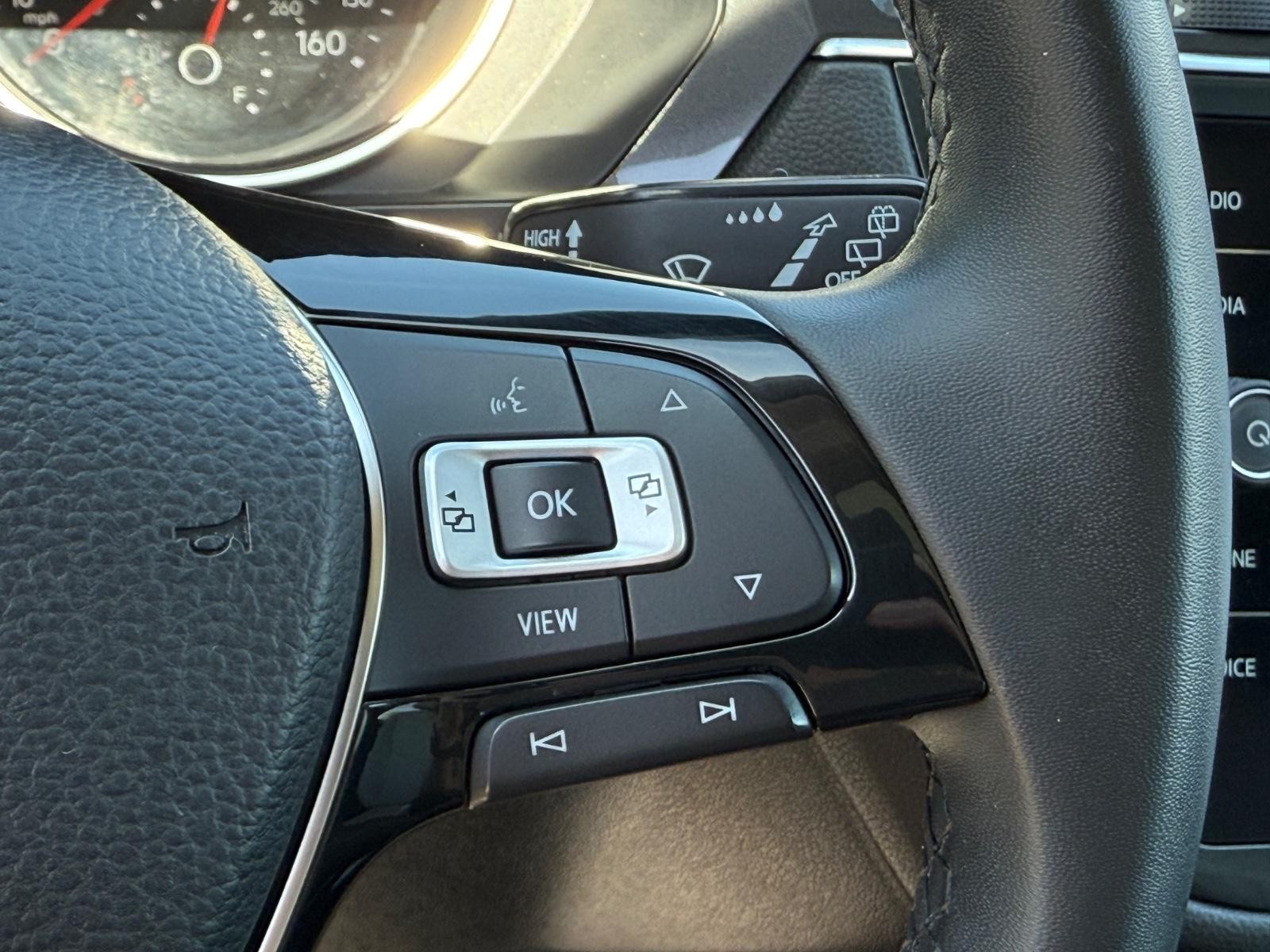 Volkswagen Tiguan Vehicle Image 17