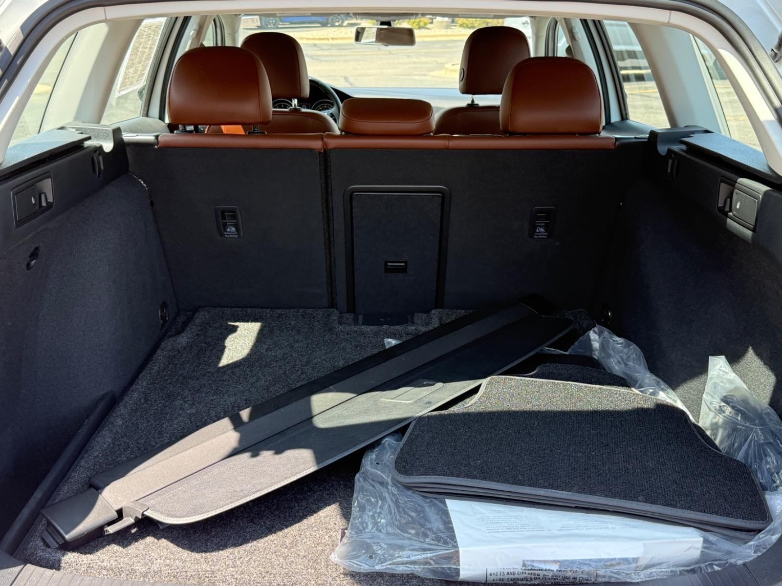 Volkswagen Golf Alltrack Vehicle Image 05