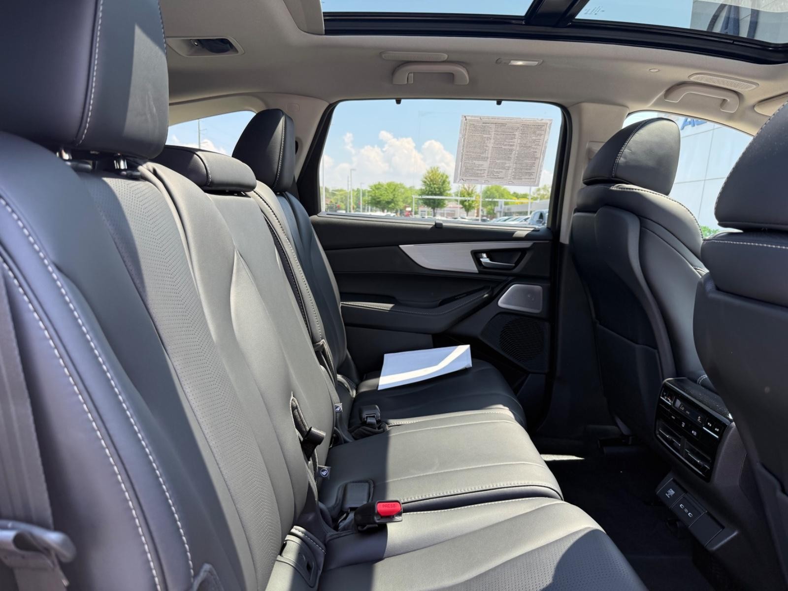 Acura MDX Vehicle Image 10