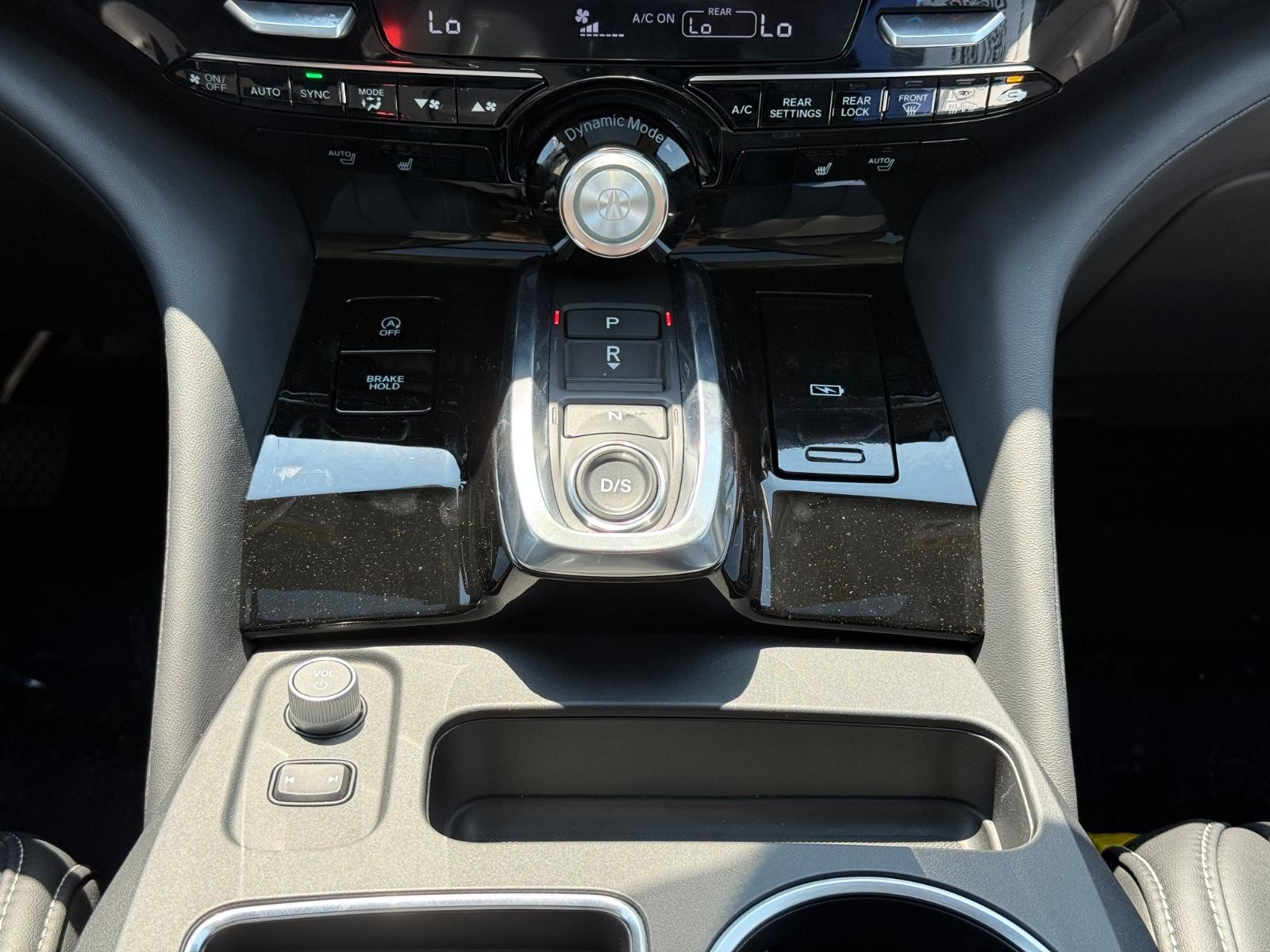 Acura MDX Vehicle Image 13