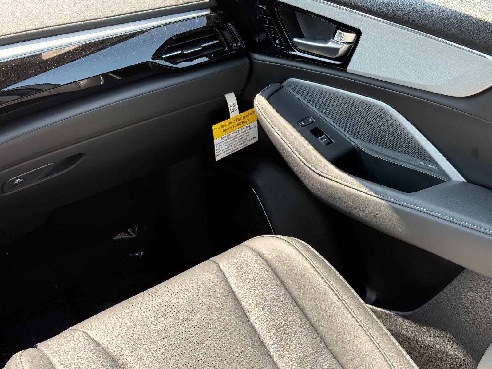 Acura MDX Vehicle Image 15