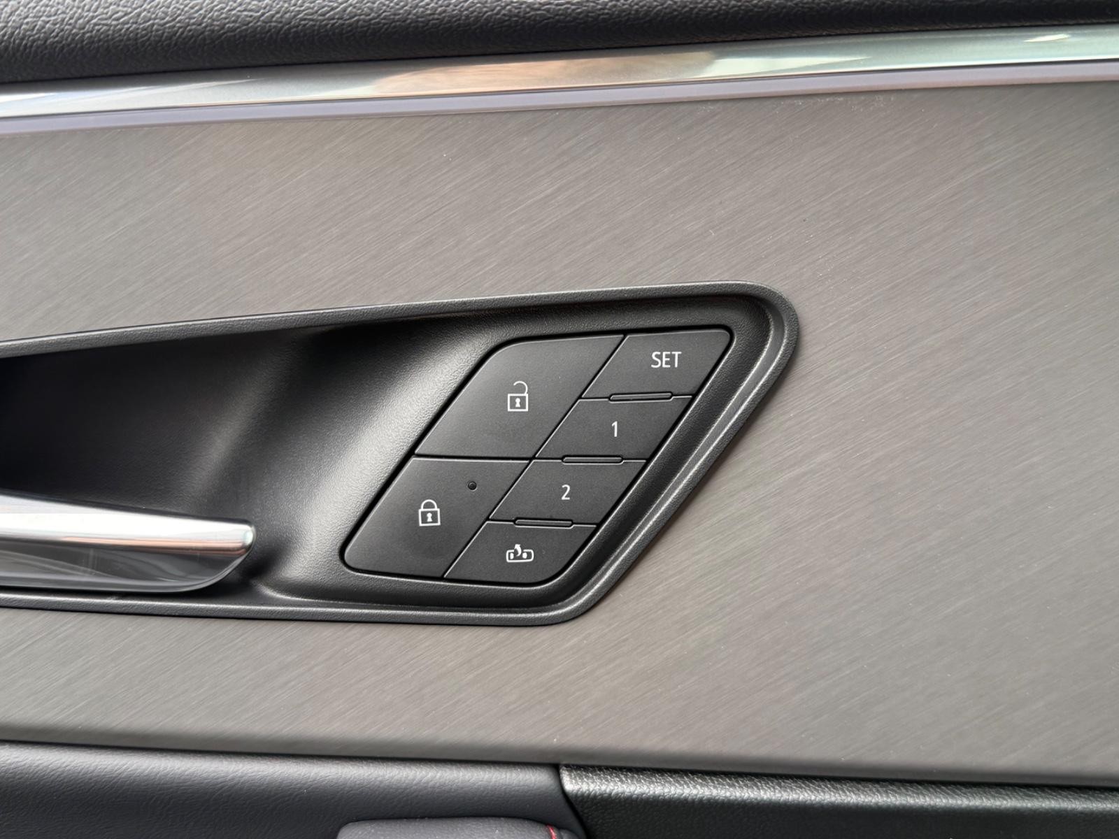 Acura ZDX Vehicle Image 10