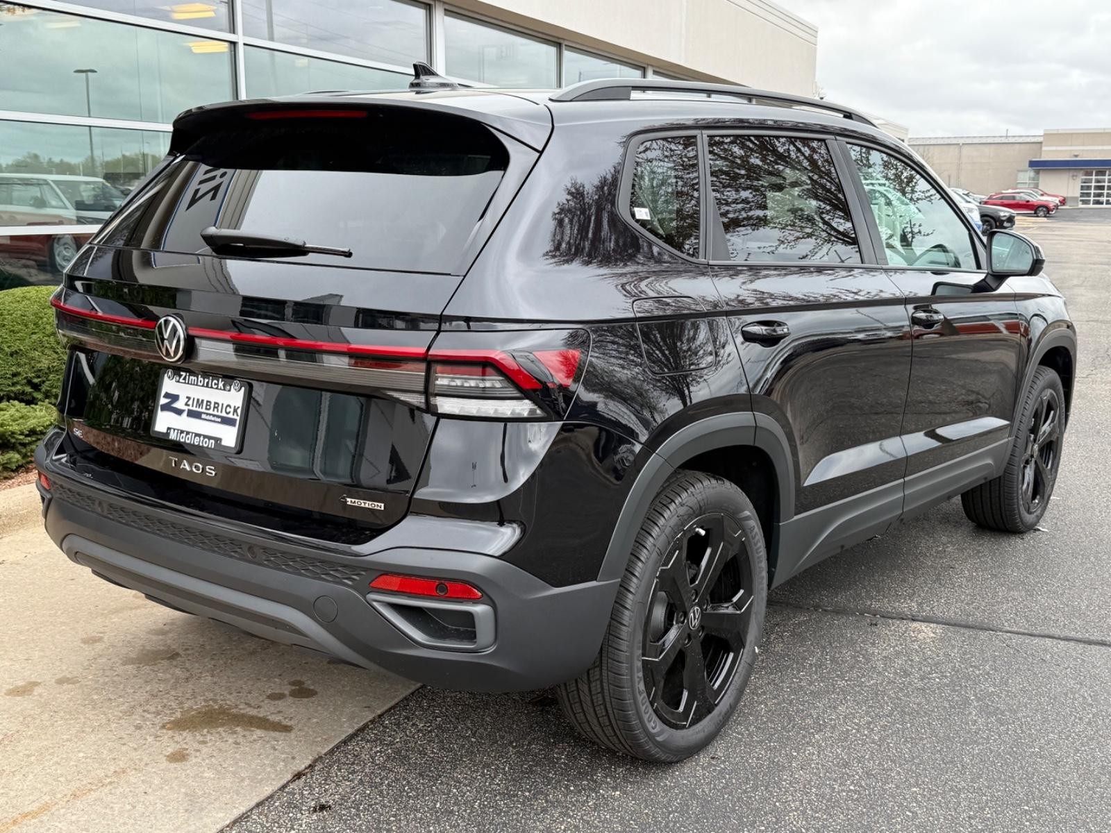 Volkswagen Taos Vehicle Image 03
