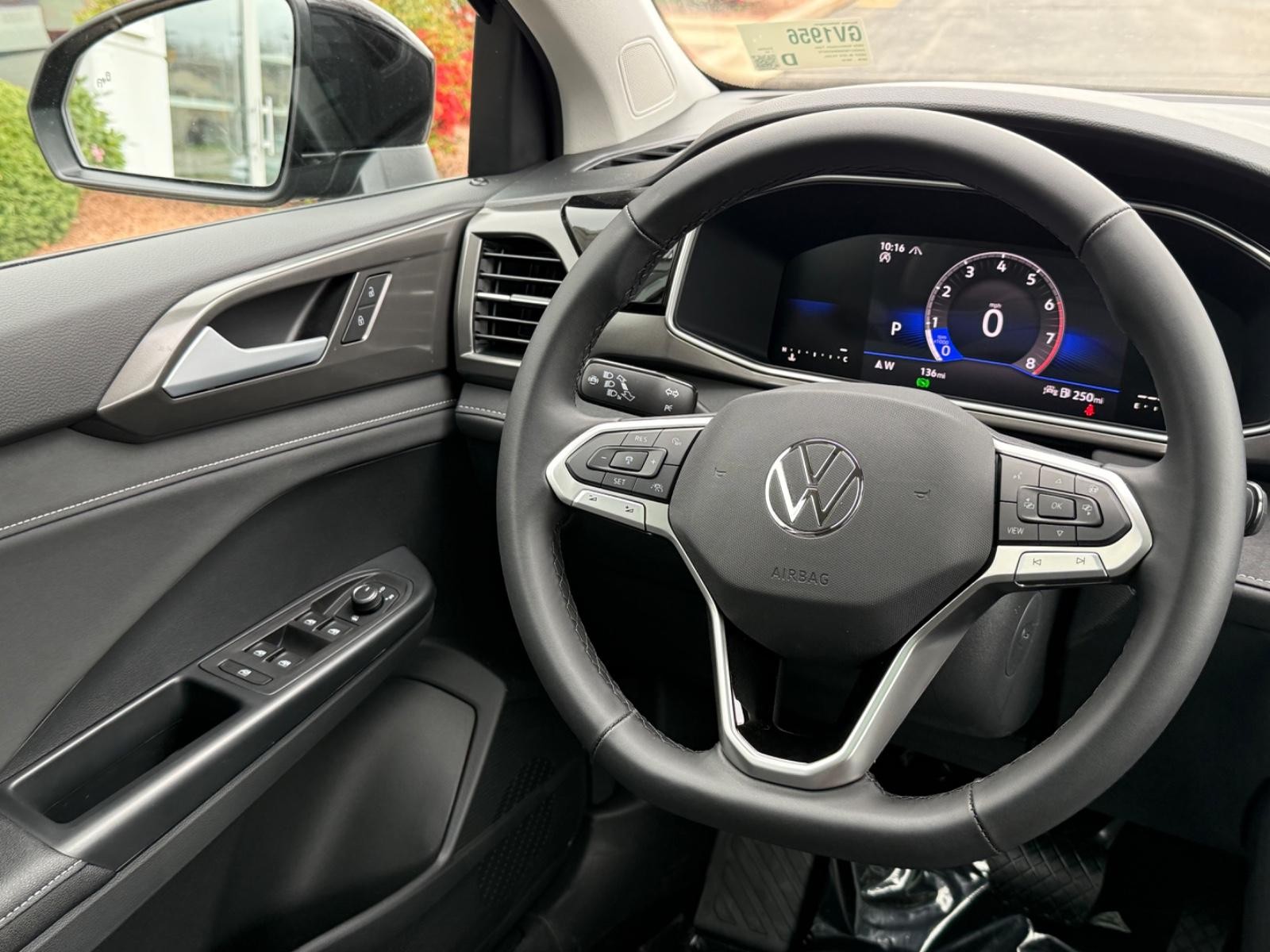 Volkswagen Taos Vehicle Image 09