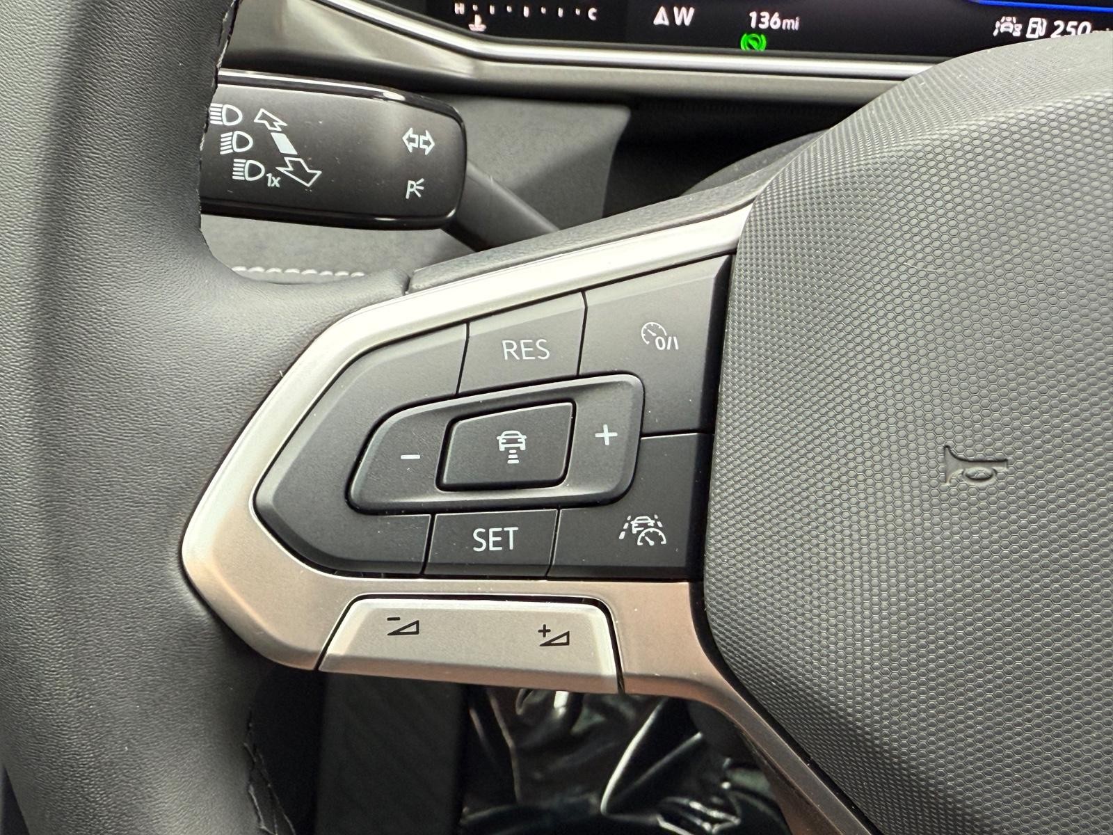 Volkswagen Taos Vehicle Image 11