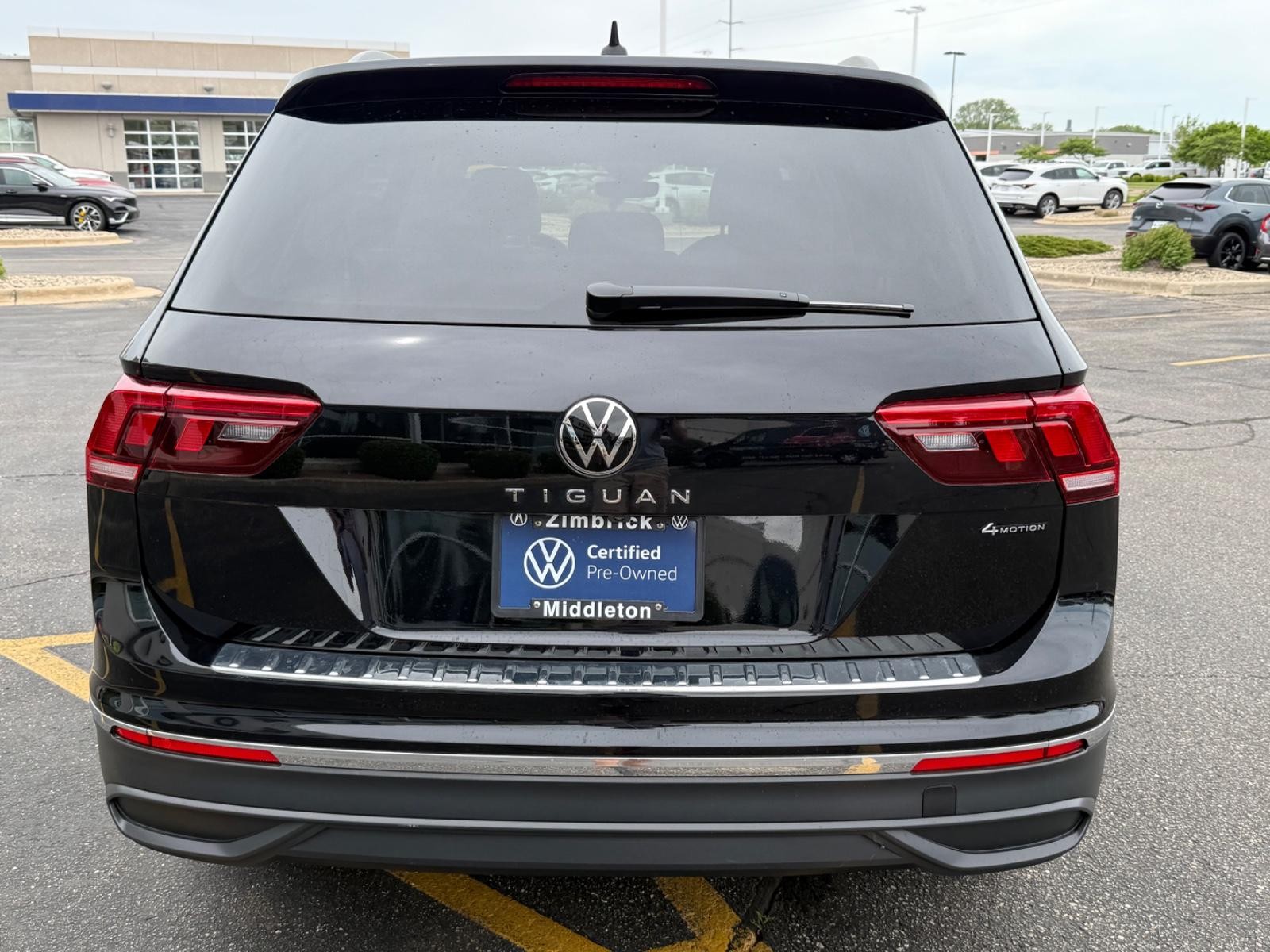 Volkswagen Tiguan Vehicle Image 04