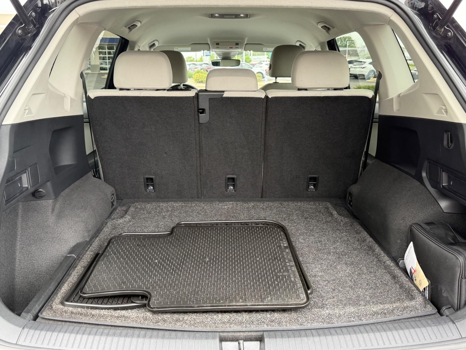 Volkswagen Tiguan Vehicle Image 05