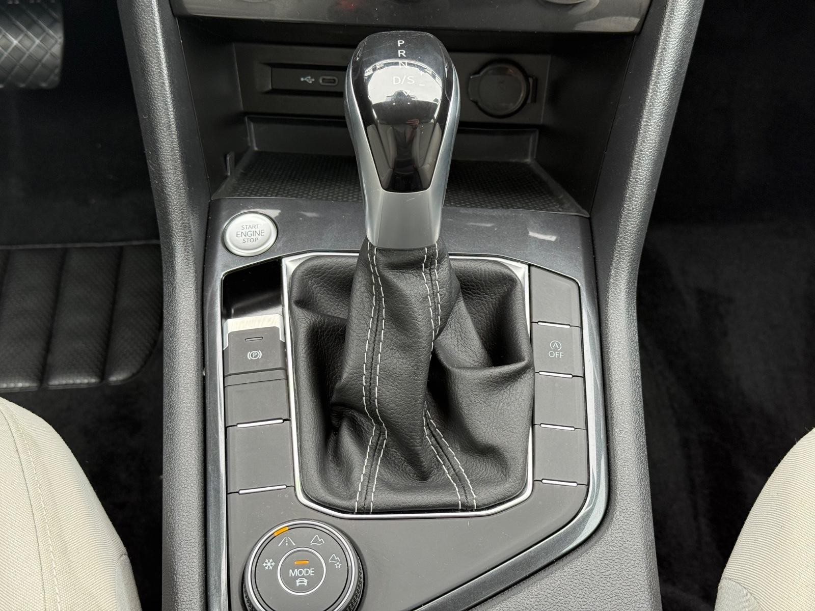 Volkswagen Tiguan Vehicle Image 13