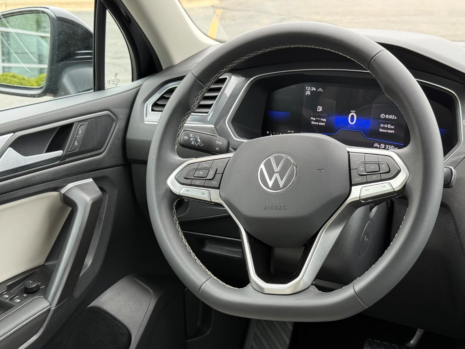 Volkswagen Tiguan Vehicle Image 14