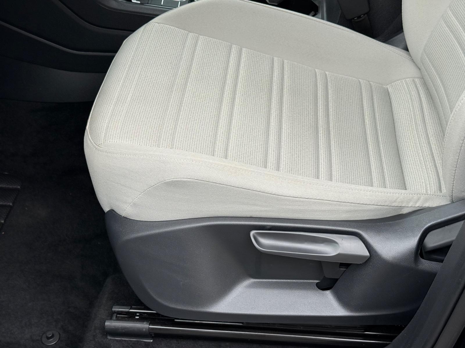 Volkswagen Tiguan Vehicle Image 22
