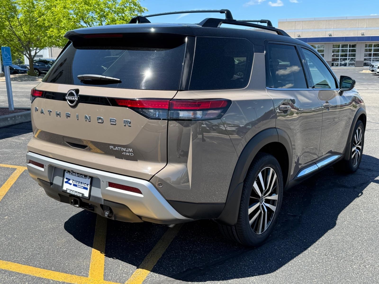 Nissan Pathfinder Vehicle Image 03