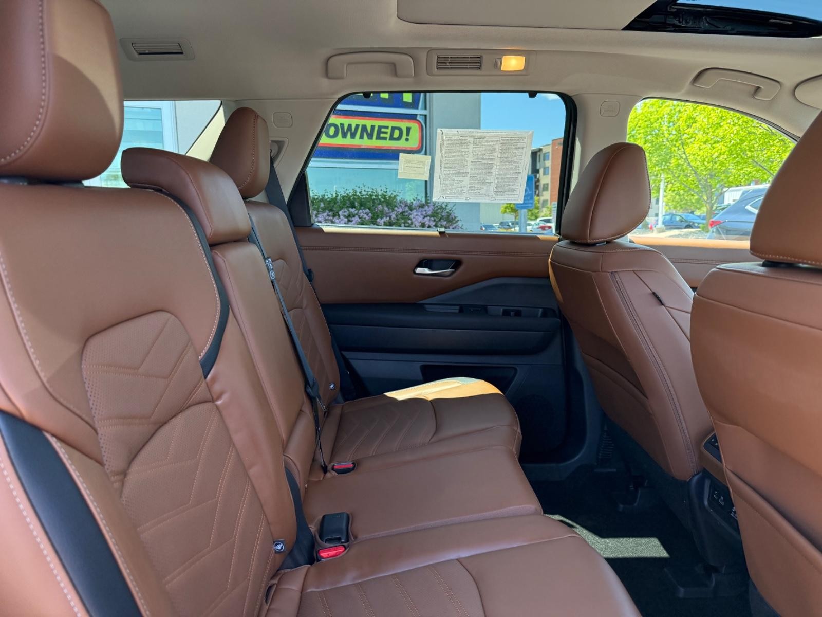Nissan Pathfinder Vehicle Image 10