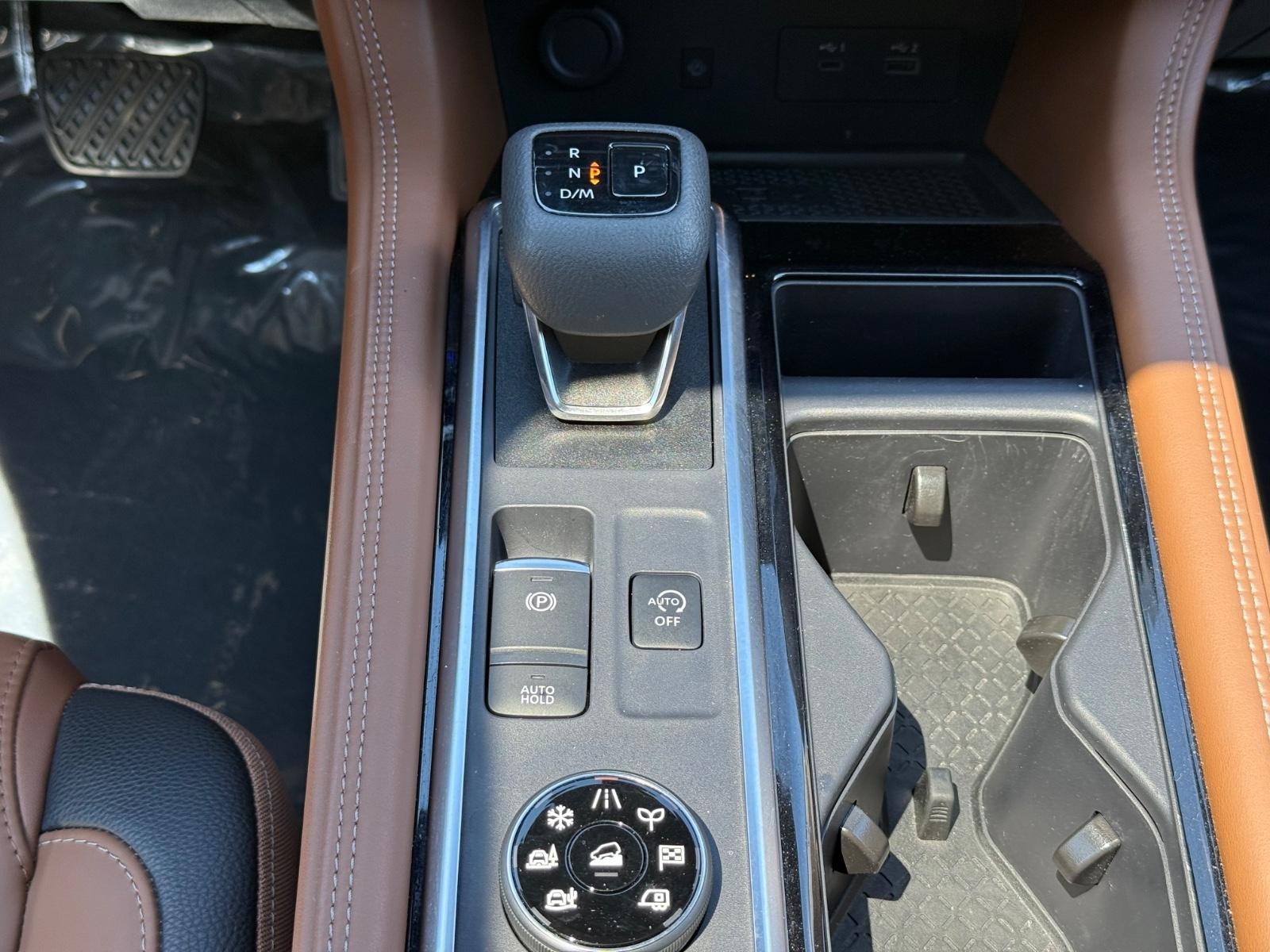 Nissan Pathfinder Vehicle Image 13