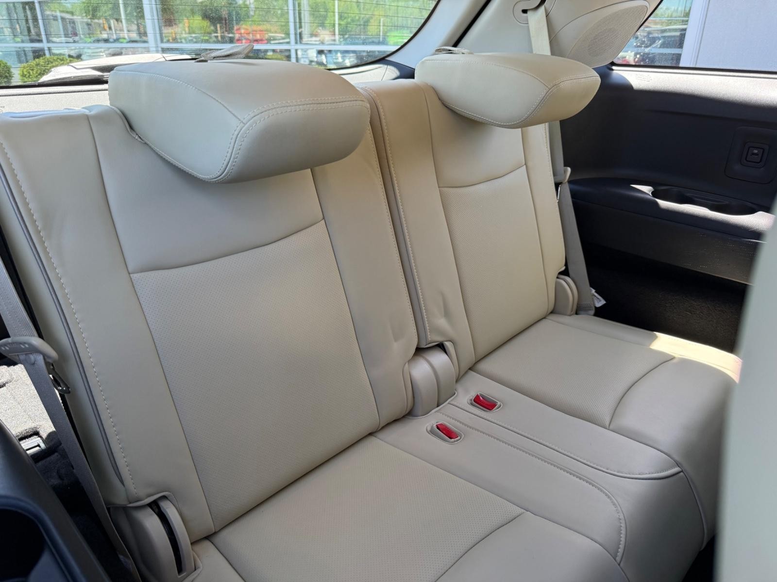 INFINITI QX60 Vehicle Image 11
