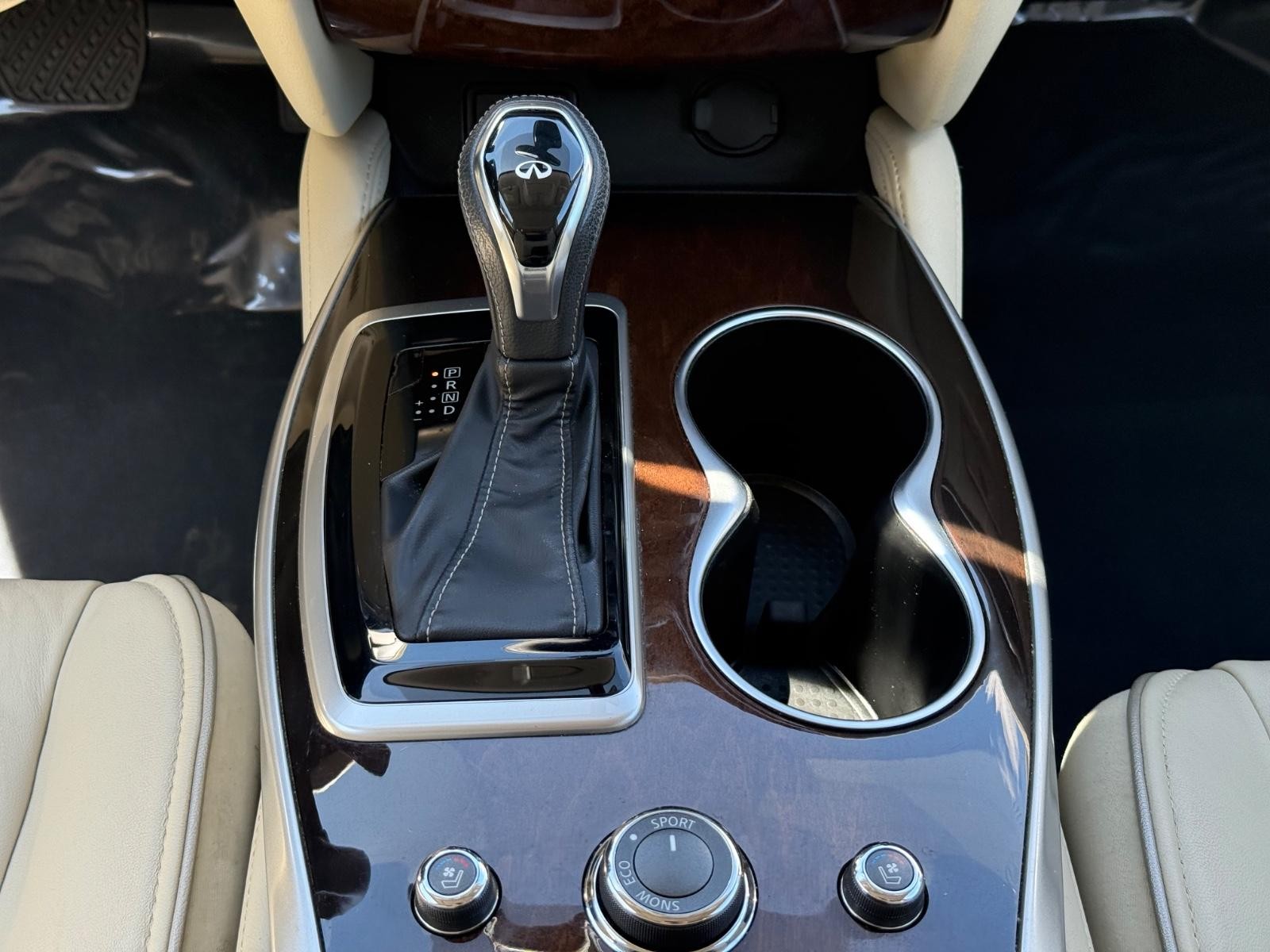 INFINITI QX60 Vehicle Image 14