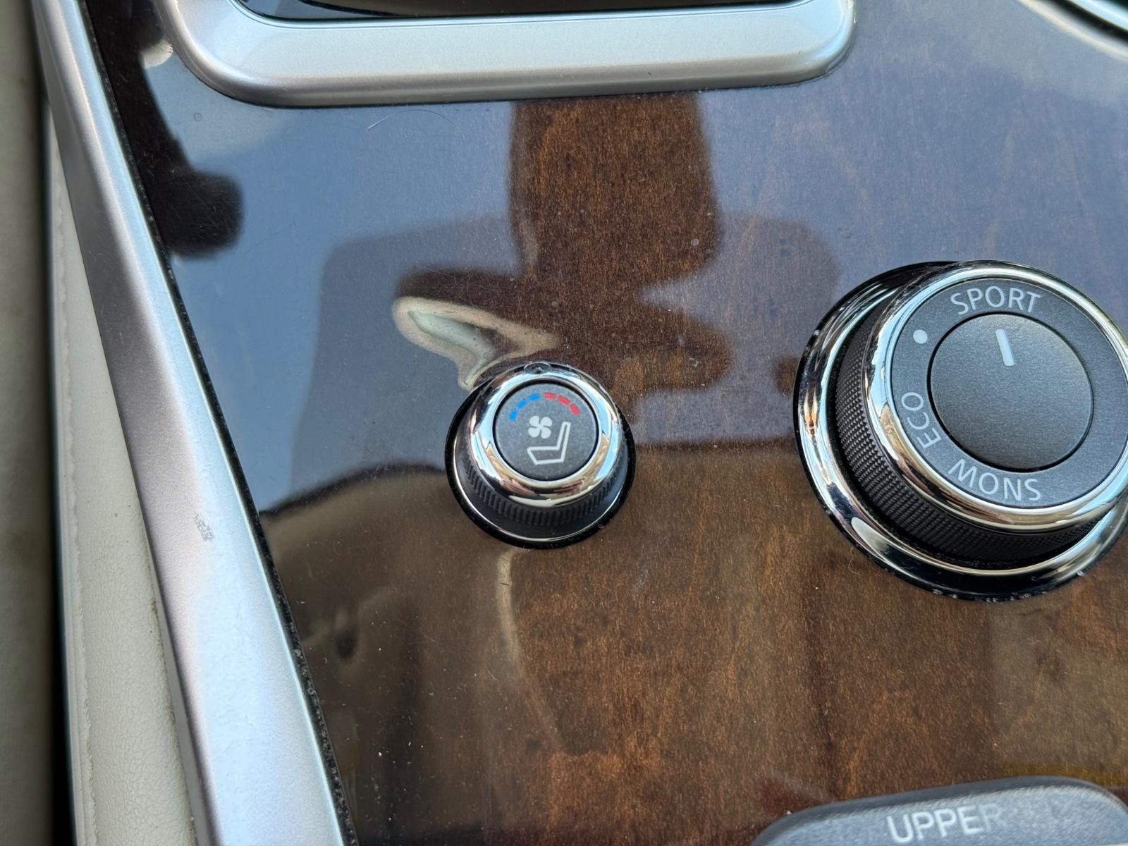 INFINITI QX60 Vehicle Image 22