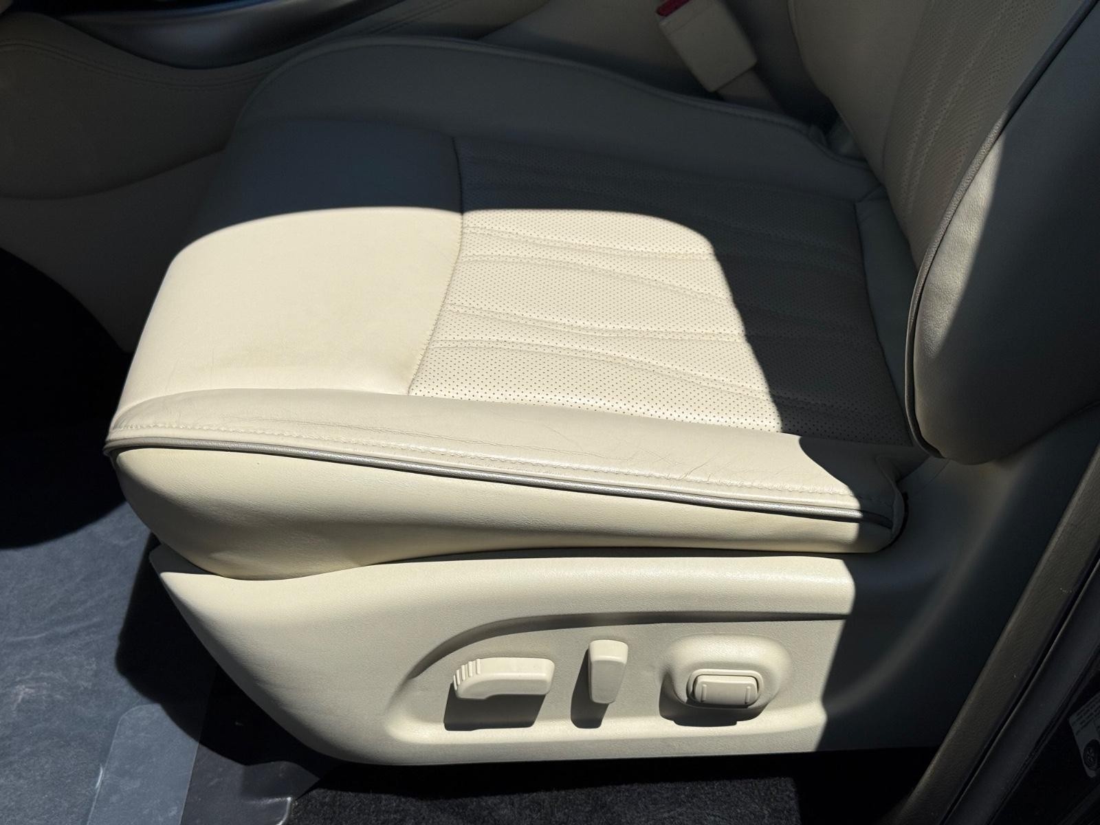 INFINITI QX60 Vehicle Image 24