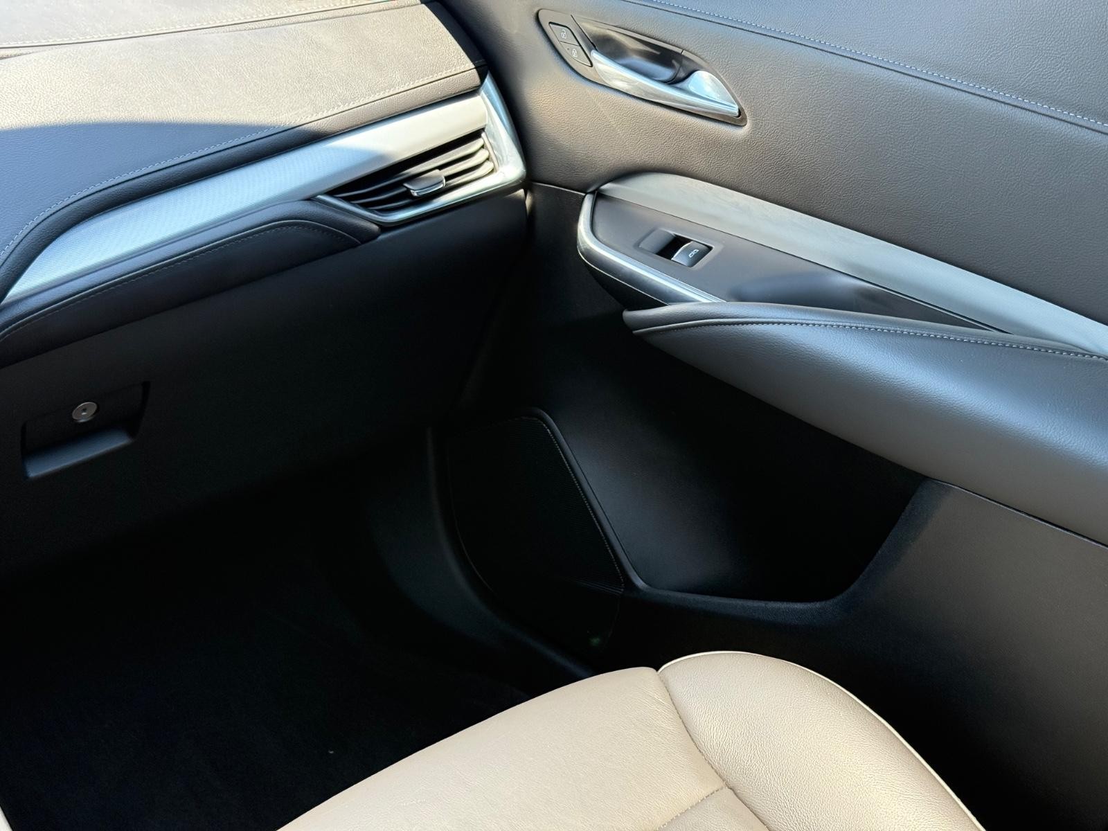 Cadillac XT4 Vehicle Image 15