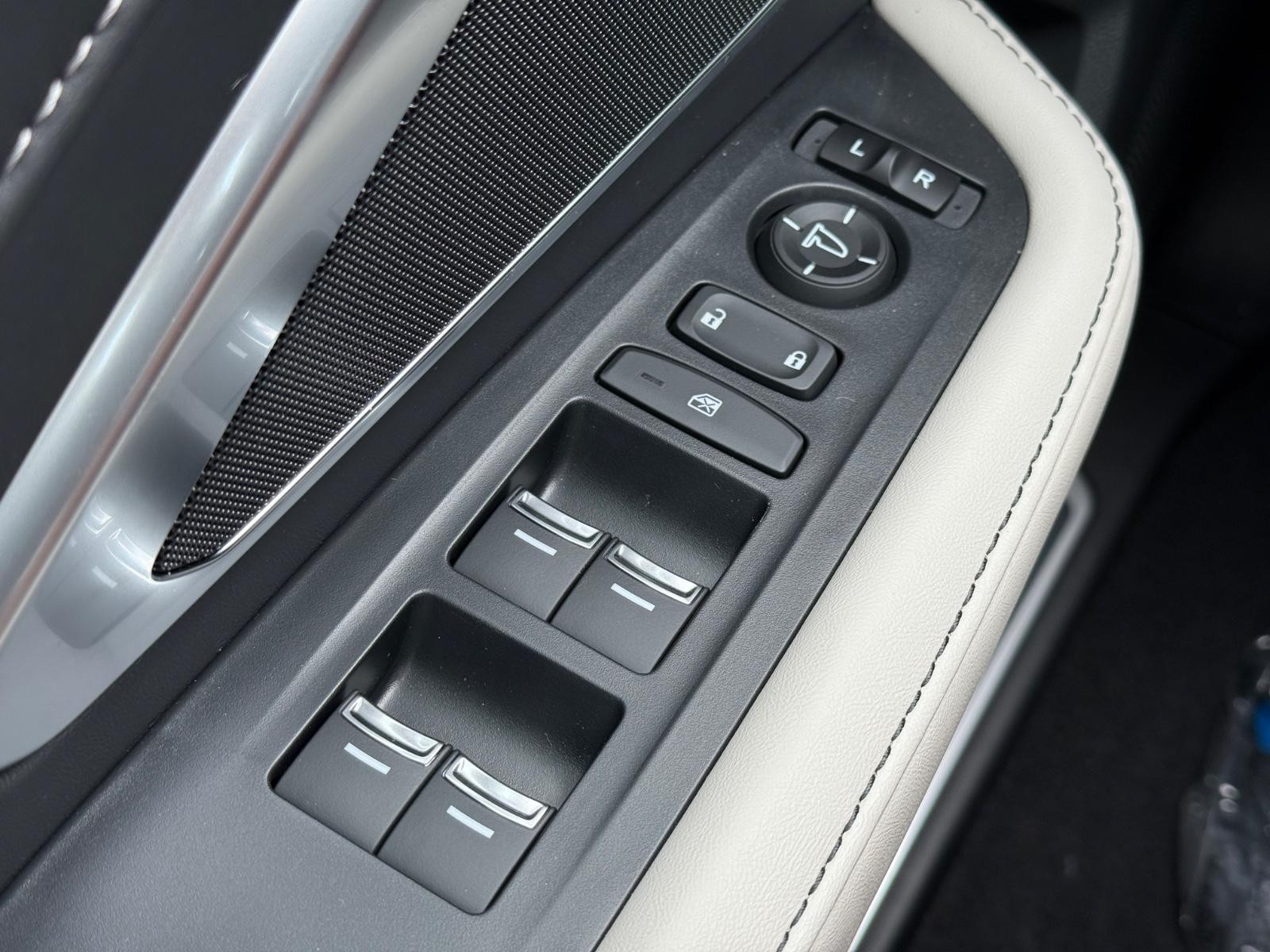 Acura RDX Vehicle Image 16