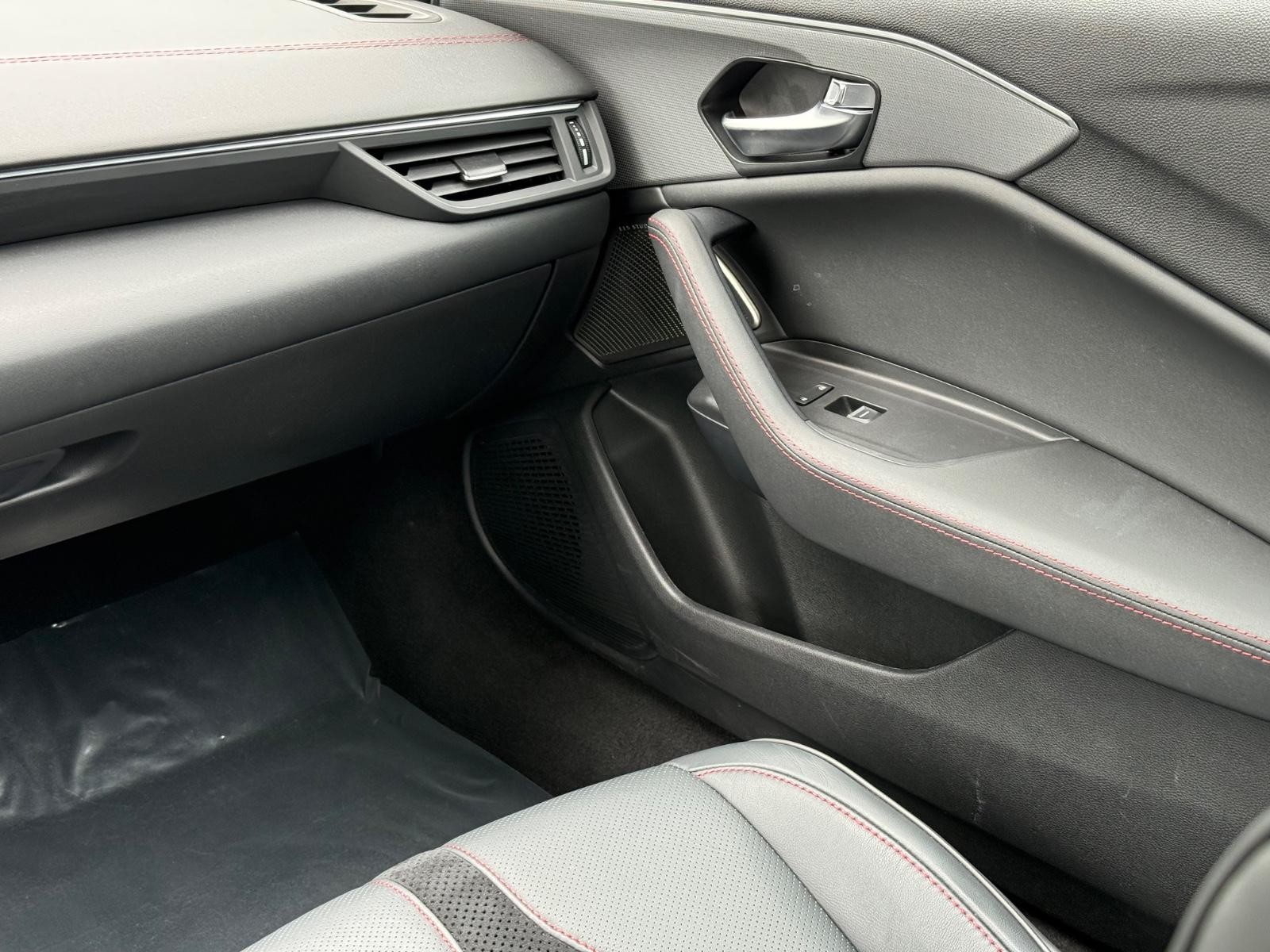 Acura TLX Vehicle Image 14