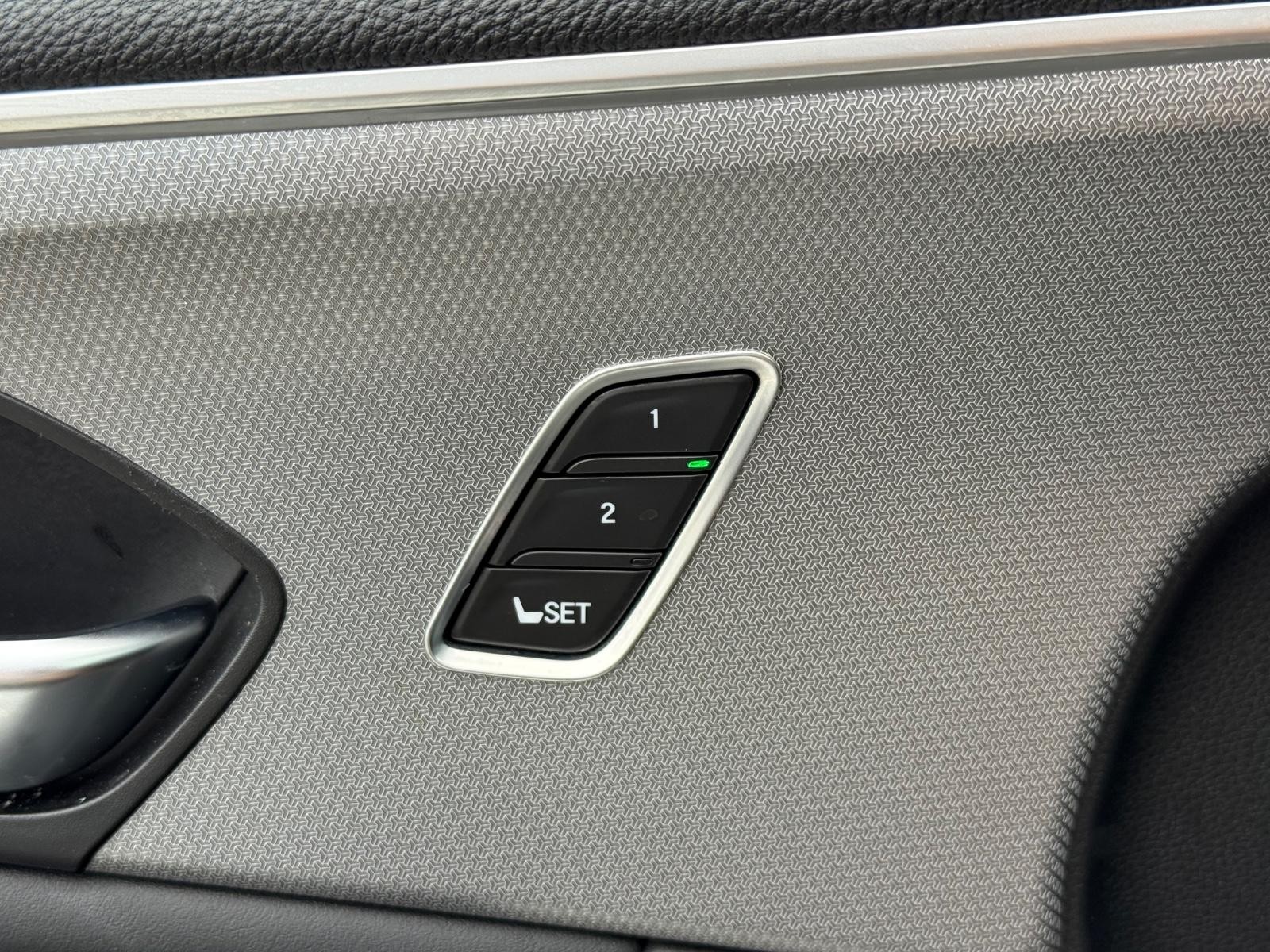 Acura TLX Vehicle Image 15