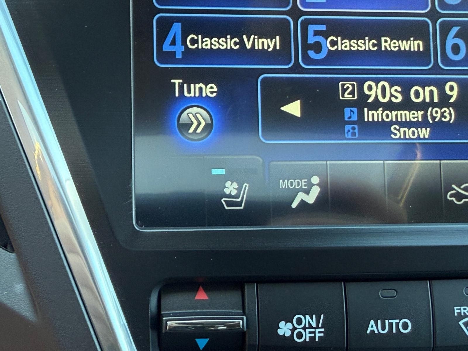 Acura MDX Vehicle Image 21