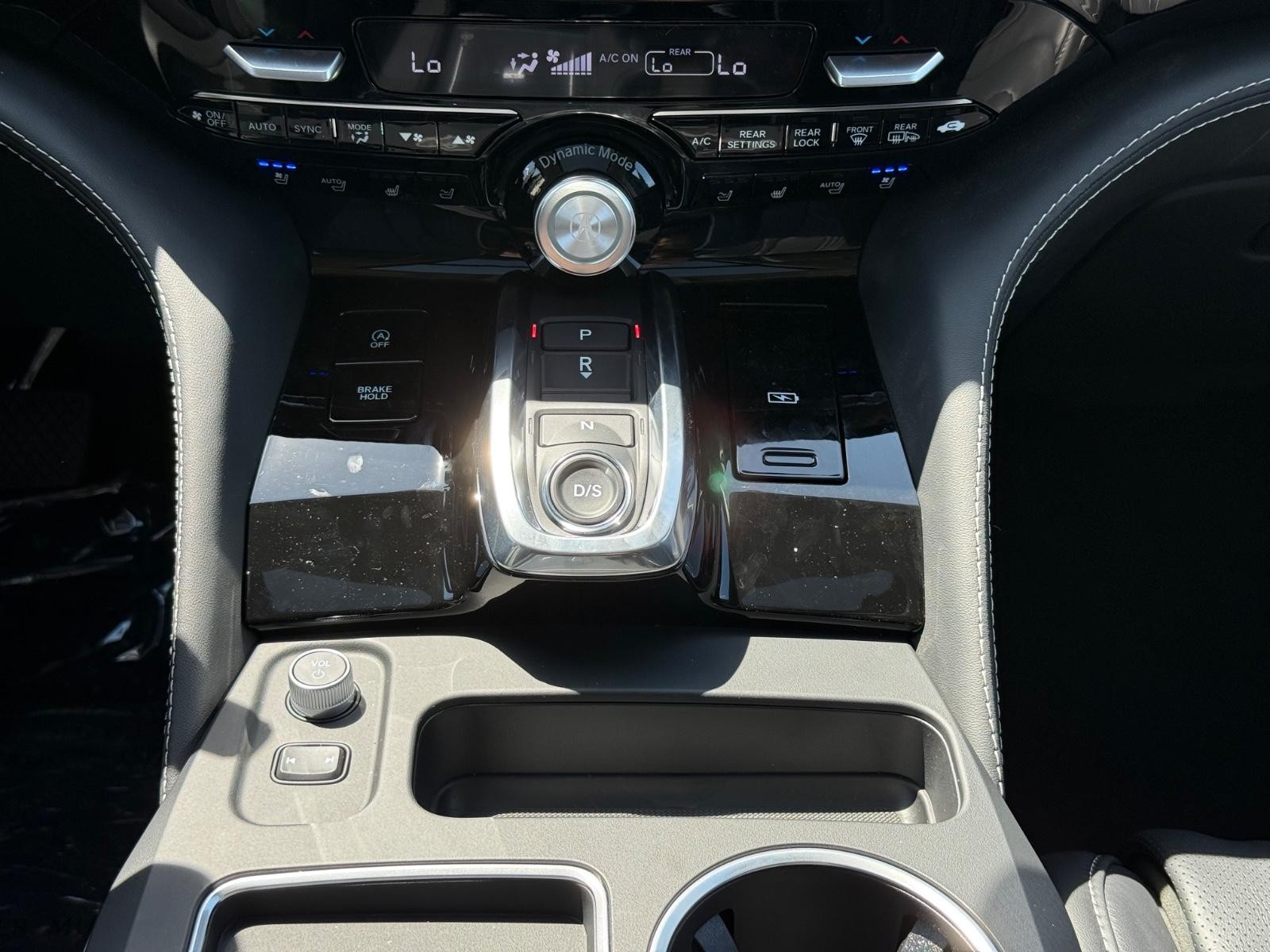 Acura MDX Vehicle Image 08
