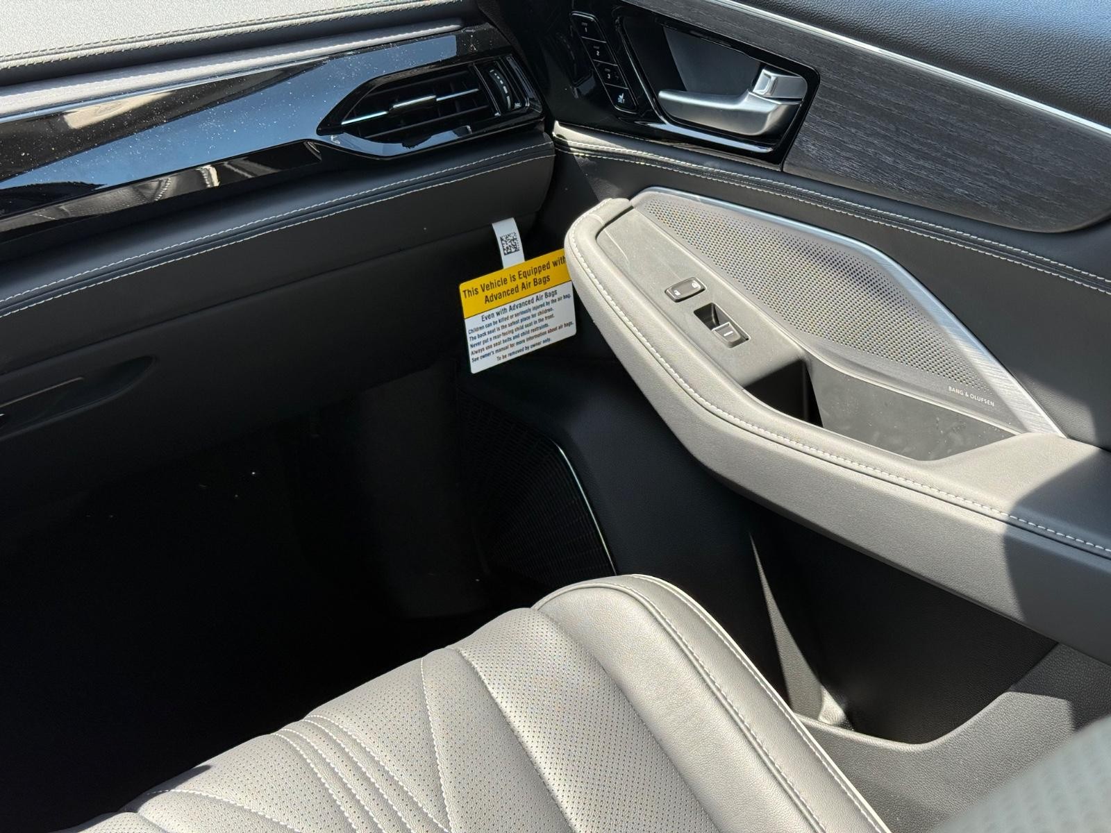 Acura MDX Vehicle Image 10