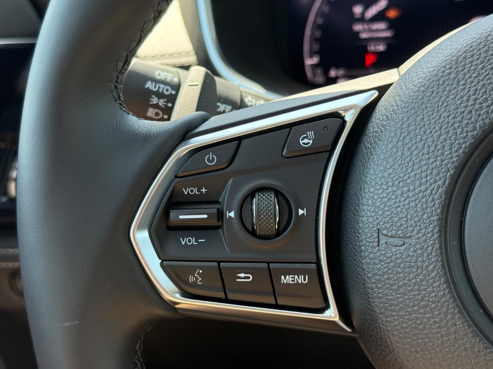 Acura MDX Vehicle Image 11